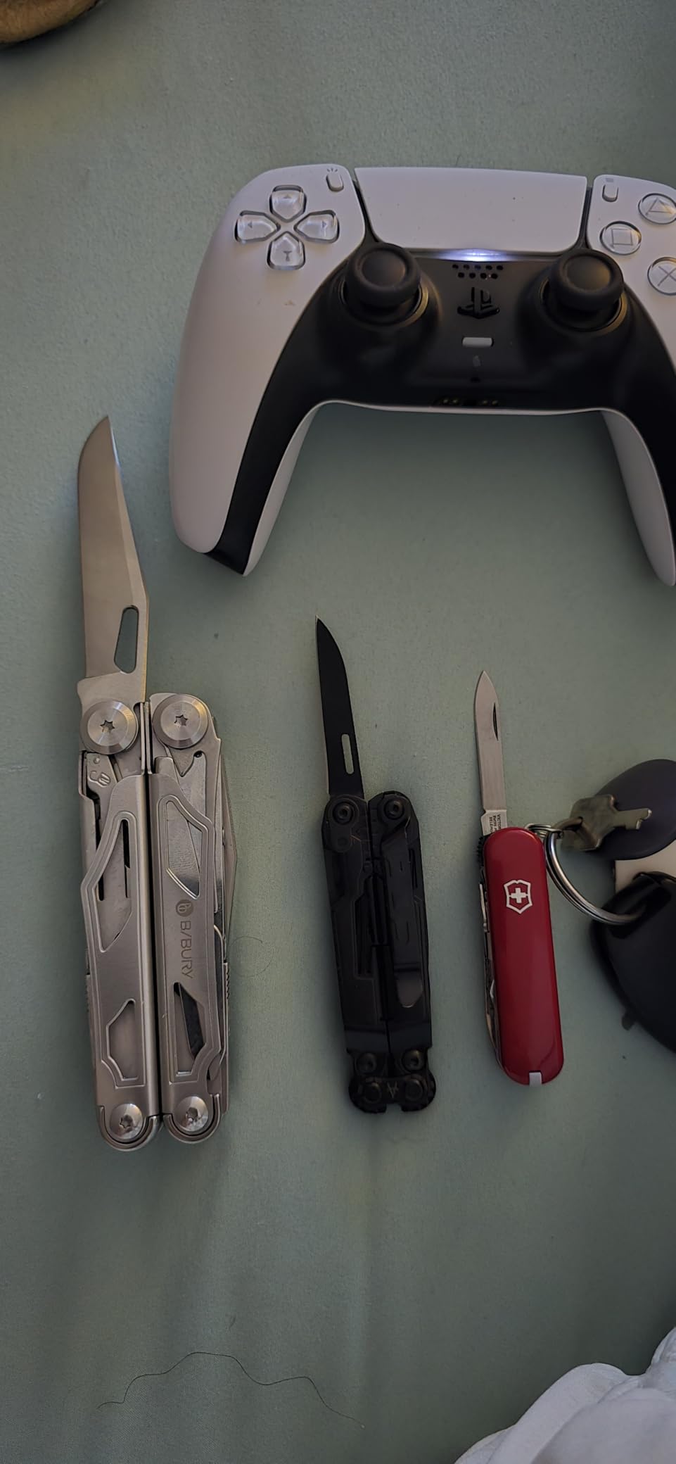 BIBURY 31-in-1 Multitool Pliers Pro, EDC Pocket Knife & Screwdriver-BI2045 | Stainless Steel Multi Tool with Replaceable Wire Cutters, Saw, Large Scissors, Ideal for Camping, Survival, Repair customer photo 2