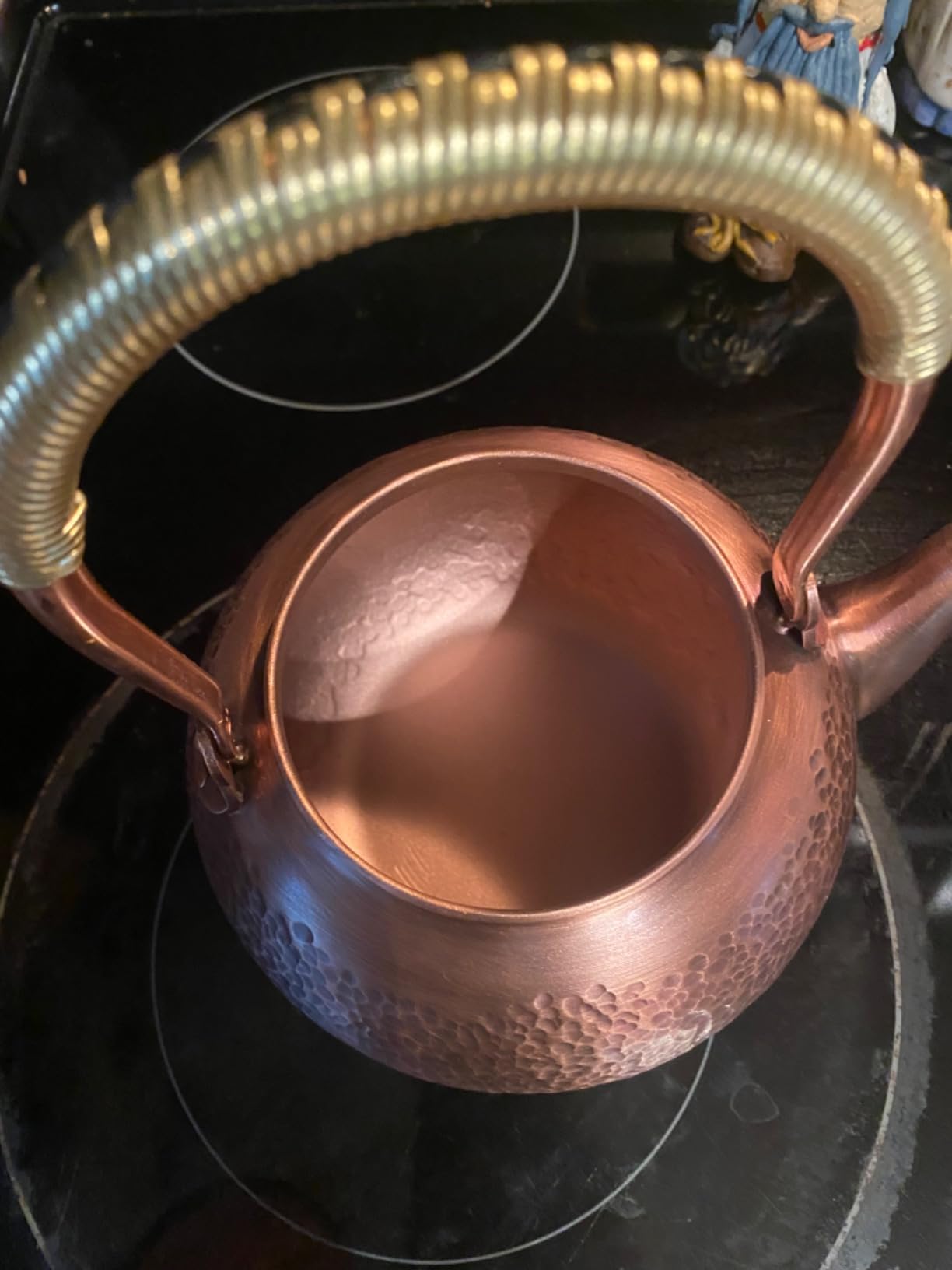 Hammered Copper Tea Kettle for Stove Top, Handmade Teapot without Harmful Coating, Extra Thick Stovetop Tea Pot 1.6 Quart (1500ml) customer photo 1