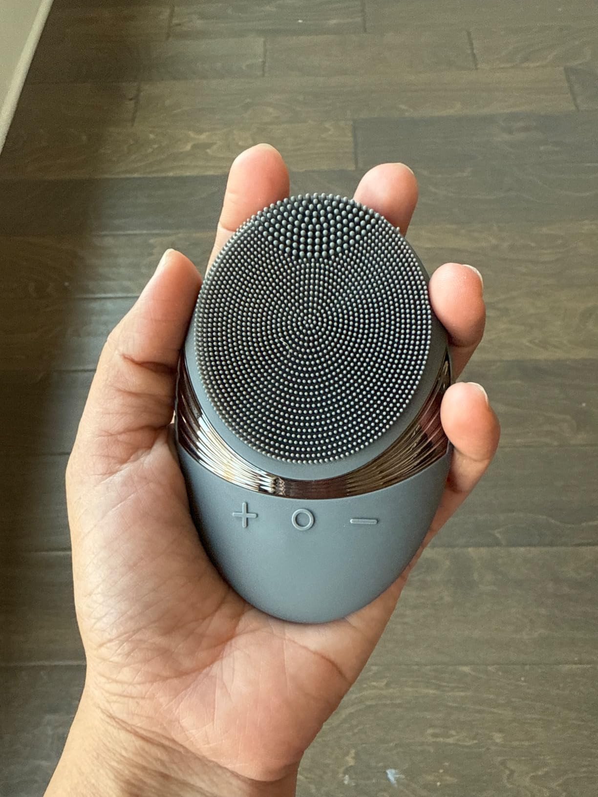 COSLUS FBS01 Facial Cleansing Brush Face Scrubber - Compact for Travel, Waterproof, Gentle Silicone, 5 Cleansing Modes customer photo 1