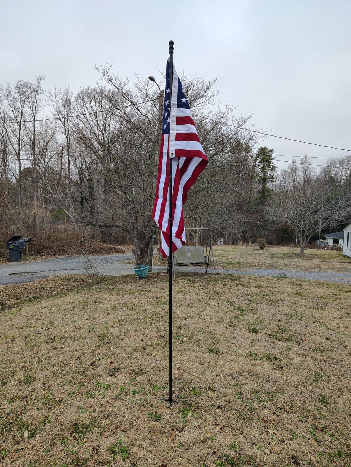 ZMTECH 10 FT Flag Pole in Ground, Heavy Duty Flag Pole Holder for Outside House with 5 Prongs Base, Extra Thick Flag Pole Kit for Yard Outdoor Garden Decor Residential Commerical(1 Pack,without Flag) customer photo 2