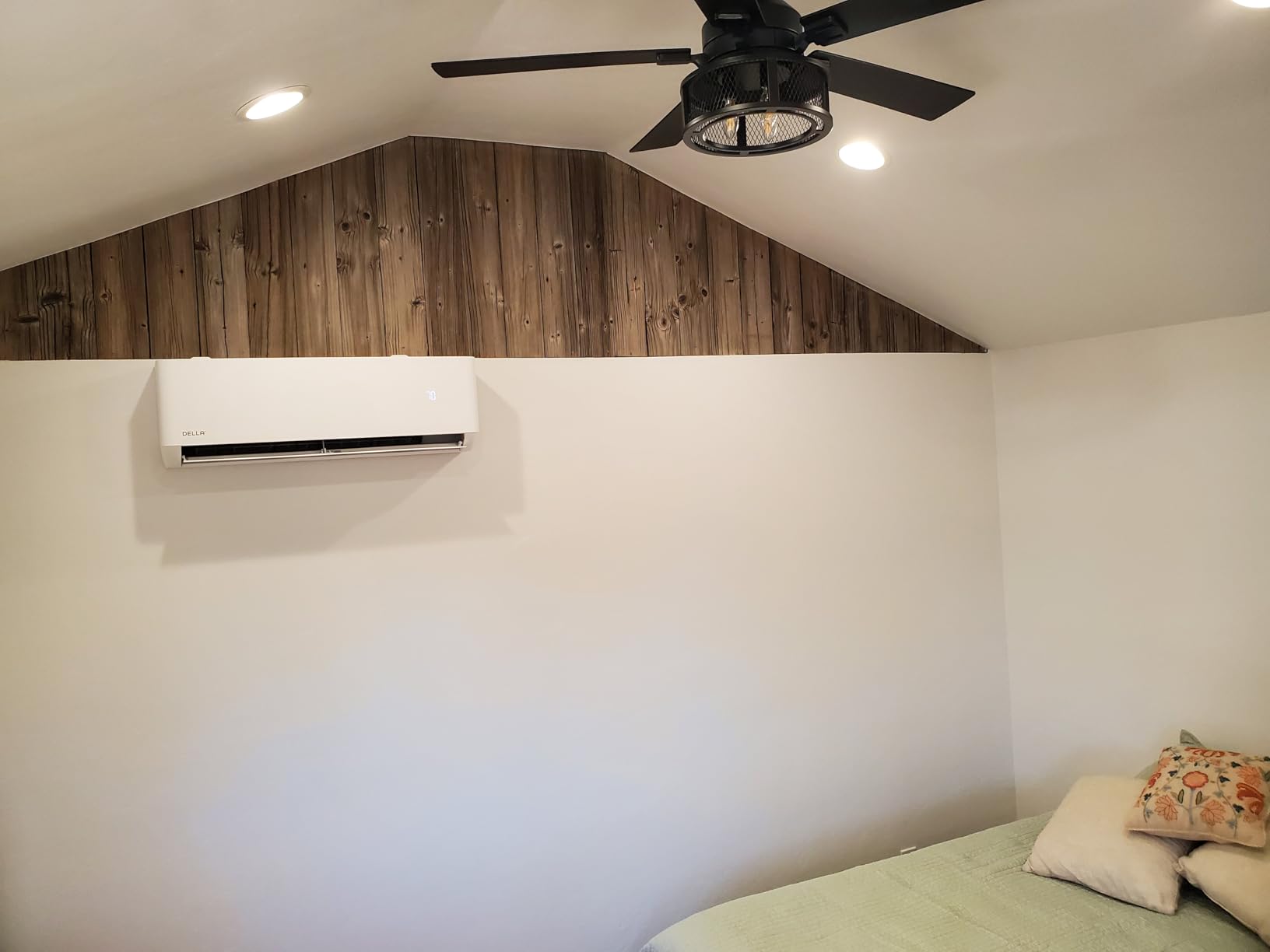 DELLA Hyper Heat Lower as -13℉ 12,000 BTU WiFi Mini Split,Work with Alexa,Energy Star 115V 23 SEER2,Cools Up to 550 Sq. Ft,Inverter AC with 1 Ton Pre-Charged Heat Pump & 16.4ft Installation Kits customer photo 1