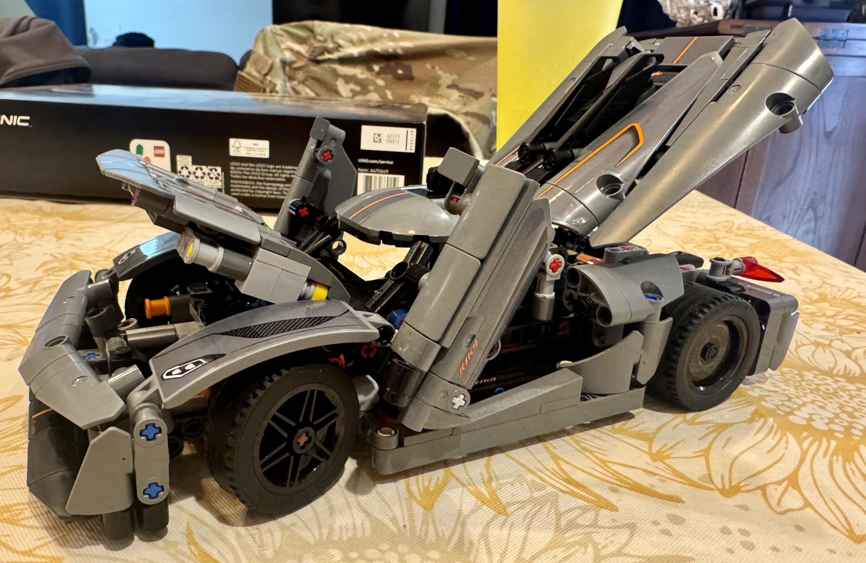 Technic Koenigsegg Jesko Absolut Grey Hypercar, Sports Car Building Set for Boys and Girls, Vehicle Racing for Kids, Buildable Model Kit, Sport Car Toy, Motor Enthusiasts' Gift, 42173 customer photo 2