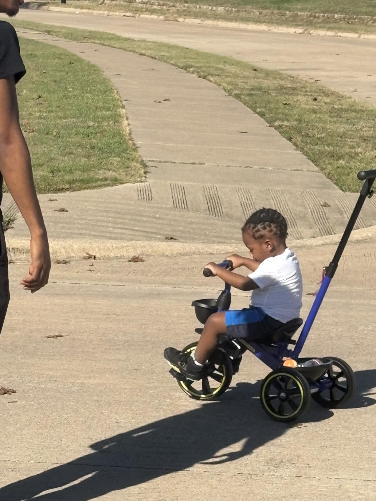 KRIDDO 2-in-1 Toddler Tricycle for Ages 18 Months to 5 Years Old - Extended Push Handle for Effortless Push, Gift Trike for Toddler 3 to 5 Year, Kids Tricycle with Foldable Front Footrest, Blue customer photo 1