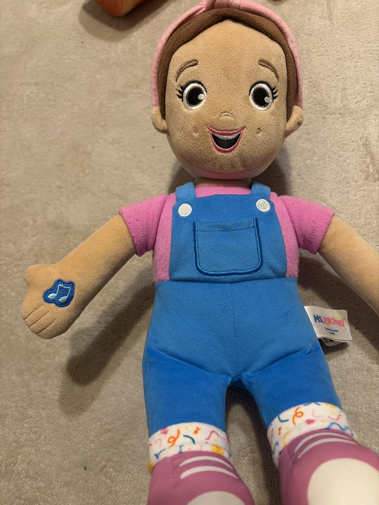 Ms. Rachel Speak & Sing Doll, 16-Inch Interactive Toy with Sounds | 4 Songs & 16+ Phrases, Encourages Speech, Volume Control, Toddler Toys For Girls And Boys Ages 6 Months to 3+ customer photo 2