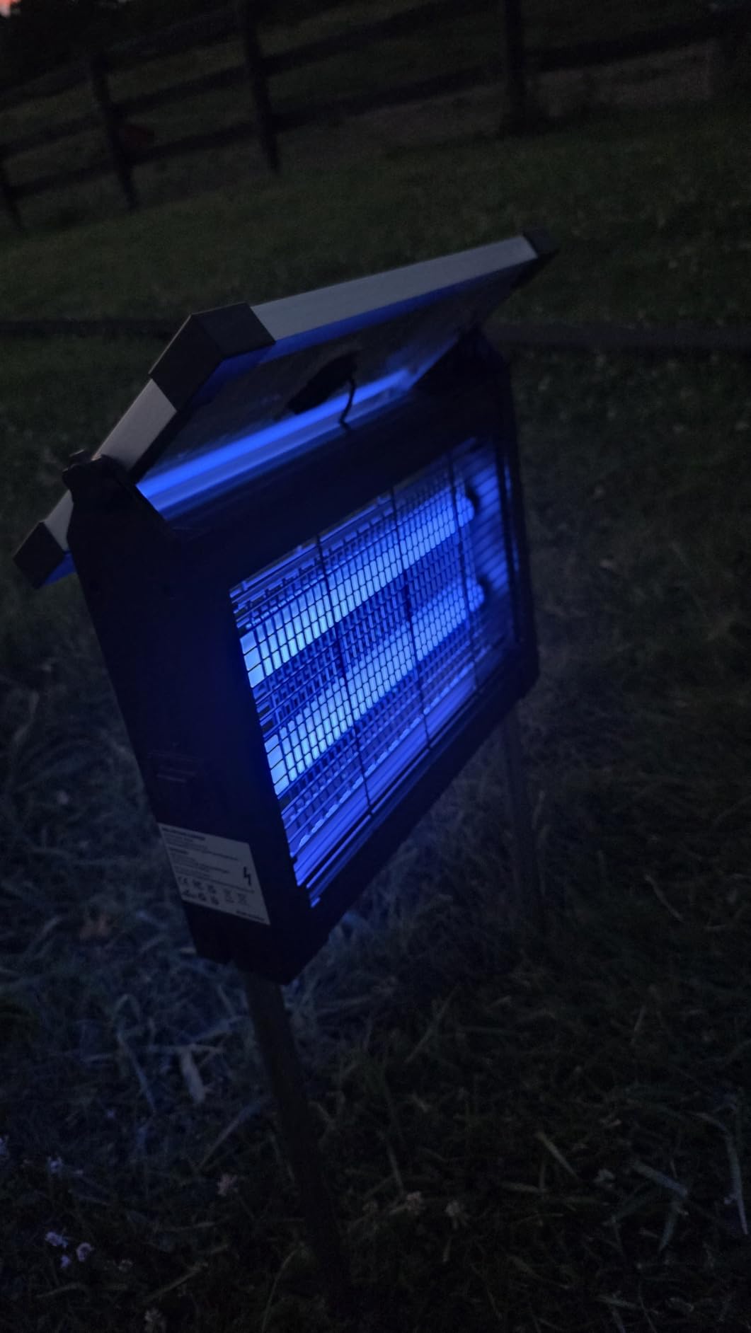 Solar Bug Zapper Outdoor, 4500V Solar Mosquito Zapper Outdoor Waterproof, 1/2 Acre Coverage Rechargeable Electric Fly Zapper, Cordless Portable Mosquito Traps for Backyard, Patio, Camping, Indoor customer photo 2