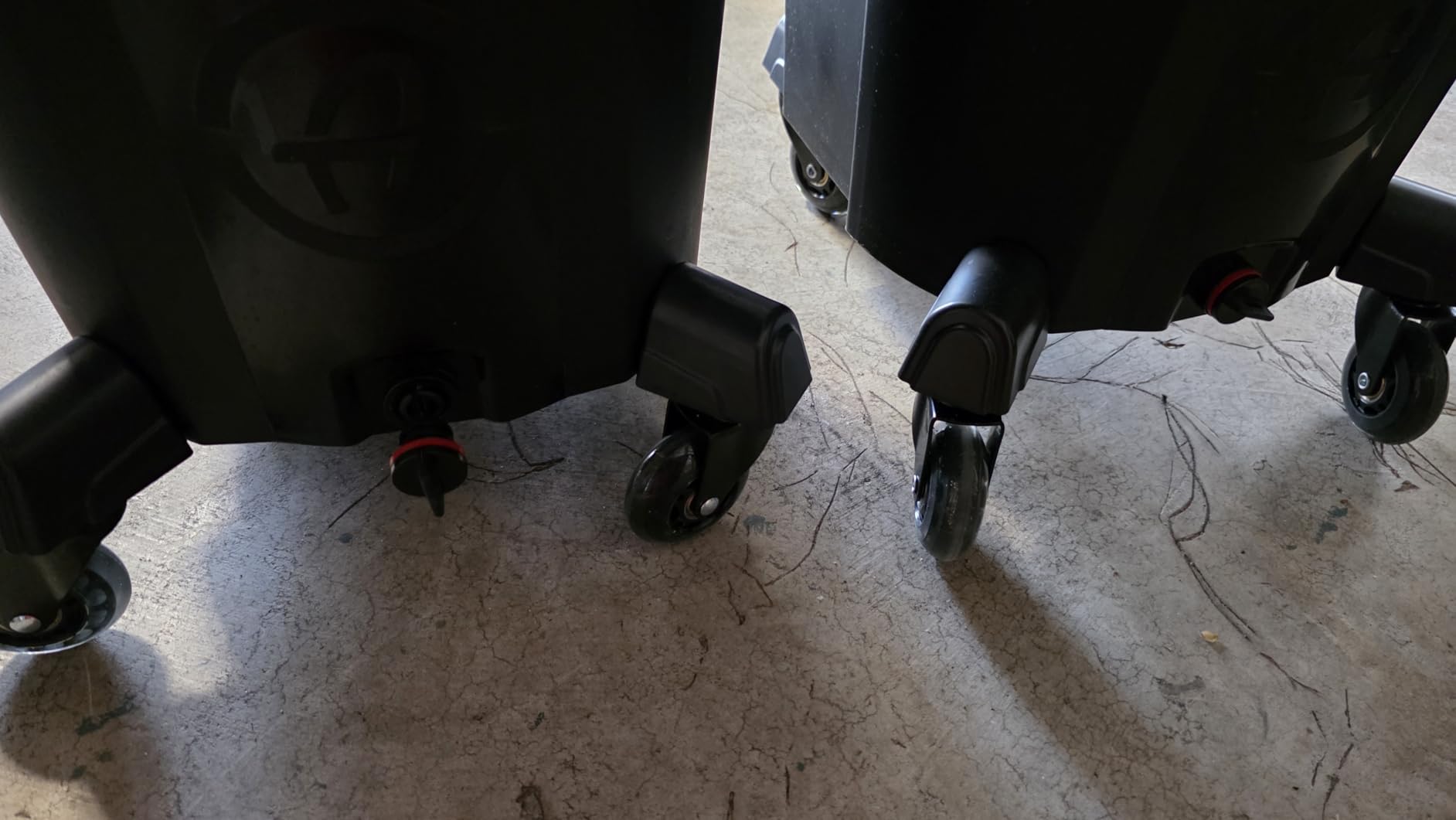 Adam's Complete Premium Detailing Bucket - Car Wash Bucket with Grit Guard, Seat Pad, Organization Rack, Drain Plug, 2 Locking Wheels | Innovative Detail 5 Gallon Bucket Kit System customer photo 2