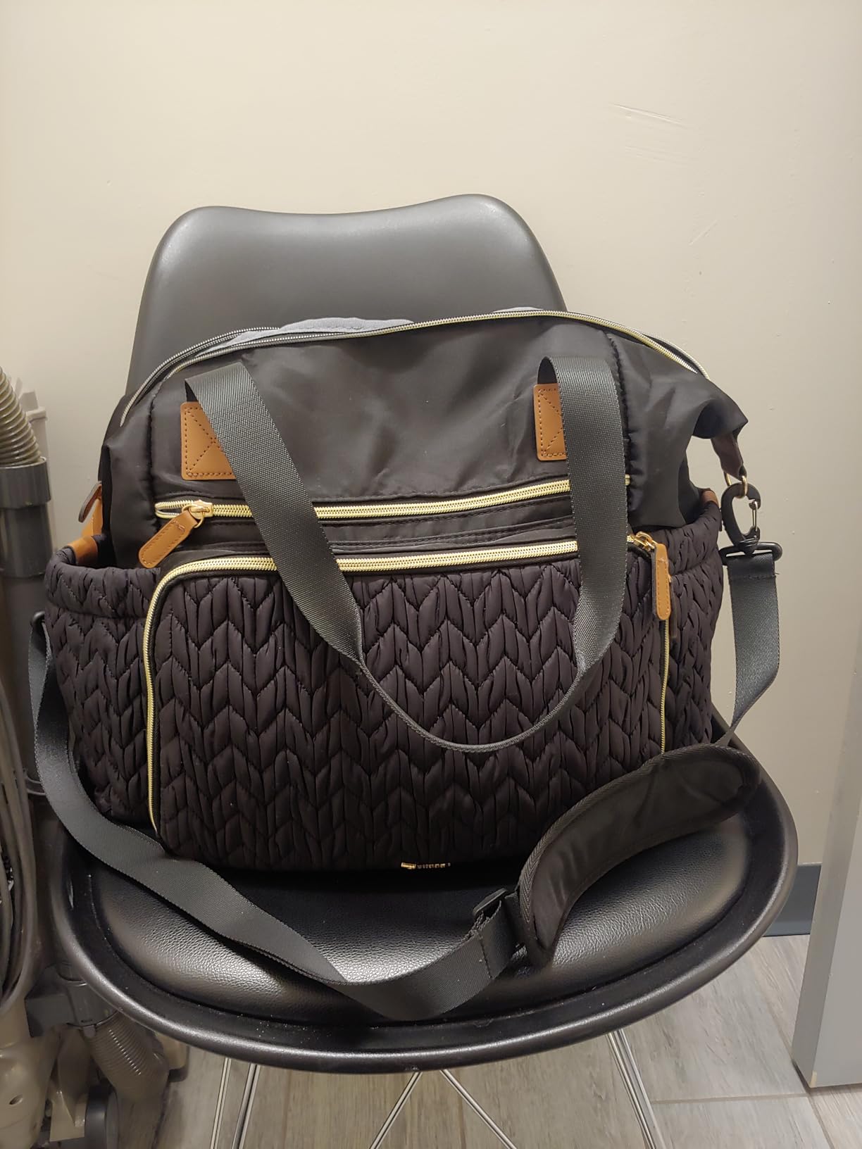 Diaper Bag Tote, Large Baby Hospital Bag for Labor Delivery Mom | Travel Diaper Tote with Changing Pad, Pacifier Case, Insulated Pockets, Luggage Sleeve, Quilted Black customer photo 2