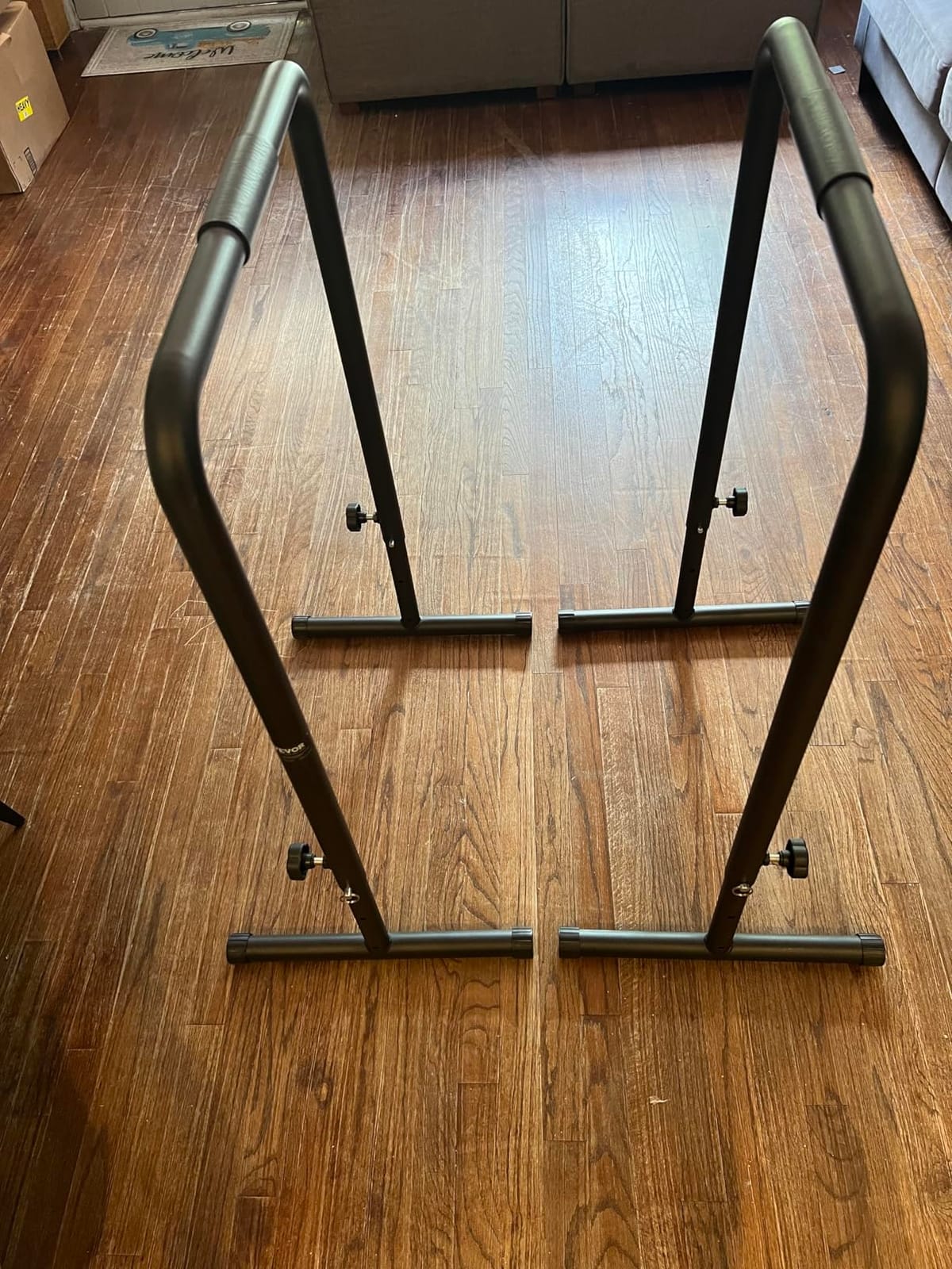 VEVOR Dip Bars, 440 lbs Capacity, Heave Duty Dip Stand Station with Adjustable Height, Fitness Workout Dip Bar Station Stabilizer Parallette Push Up Stand, Parallel Bars for Strength Training Home Gym customer photo 1