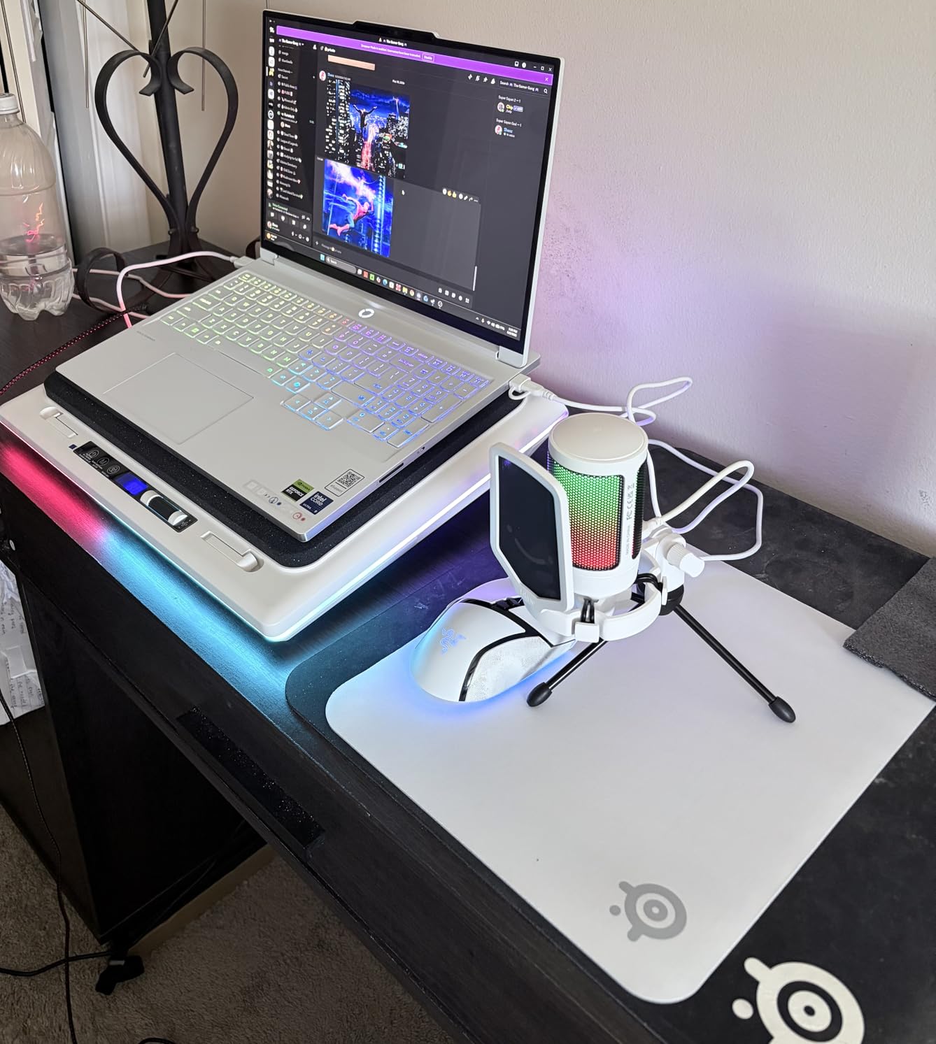 SteelSeries QcK Gaming Mouse Pad - XXL Cloth - Peak Tracking and Stability - Esports Mousepad - Never-Slip - Full Desk Coverage customer photo 1