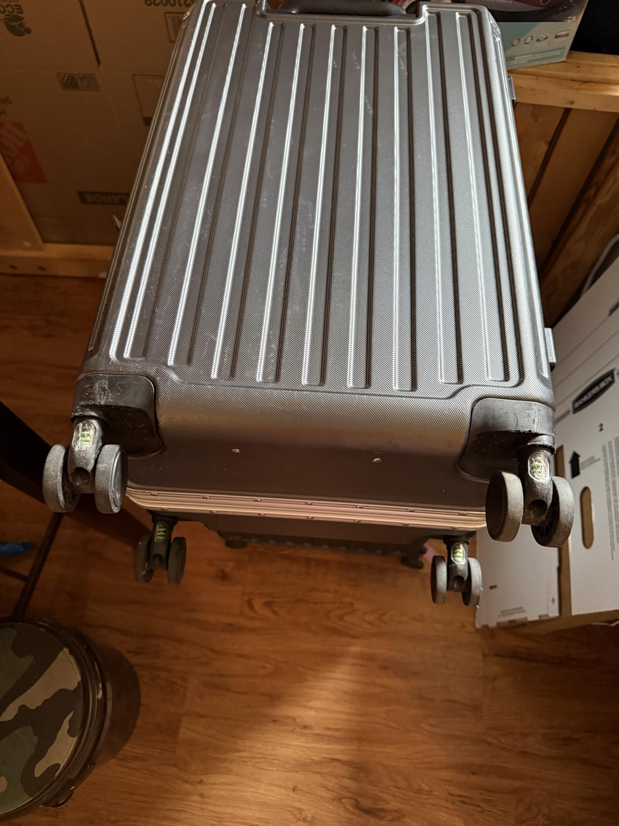 LUGGEX Checked Suitcase with Spinner Wheels, 8010S Aluminum Frame Zipperless Polycarbonate Hard Shell Suitcase (ZX-Core, Charcoal Metallic, 28 Inch) customer photo 1