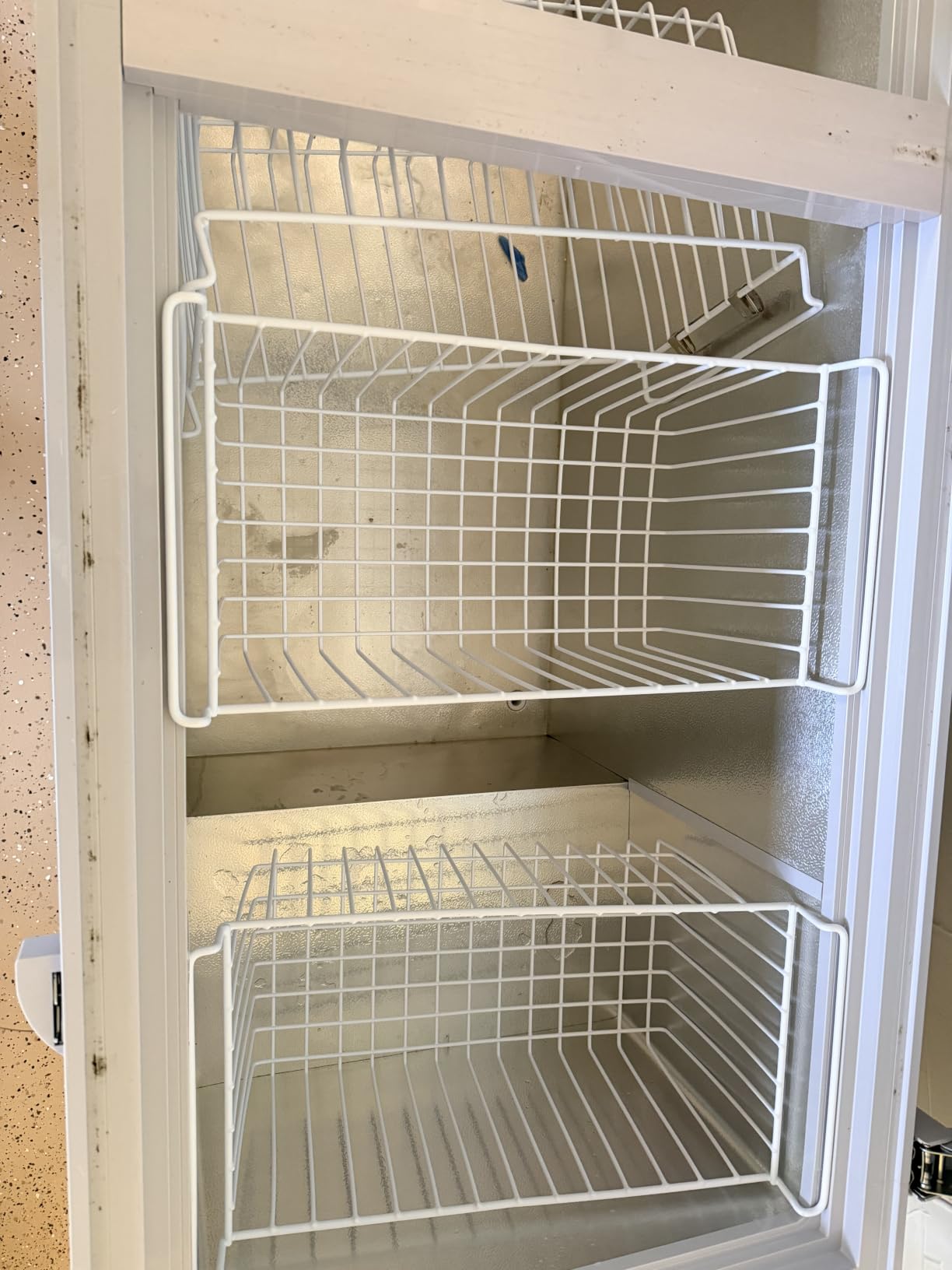 VEVOR Chest Freezer, 19.8 Cu.ft / 561 L Large Deep Freezer with Split Top Double Locking Lids, Freestanding Commercial Chest Freezer & 4 Removable Baskets, 7-Level Adjustable Temp, LED Light, 6 Wheels customer photo 1