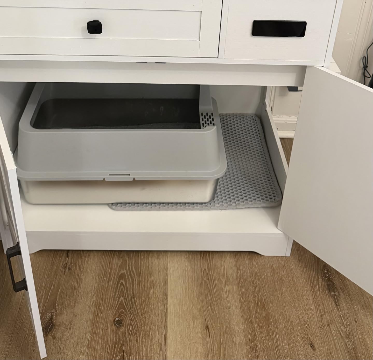 XL Stainless Steel Litter Box with Lid, Extra Large Cat Litter Box | Metal Cat Litter Box for Big Cats with High Sides, Anti-Urine Leakage, Easy Cleaning, Non-Stick, Include Scoop and Mat customer photo 2