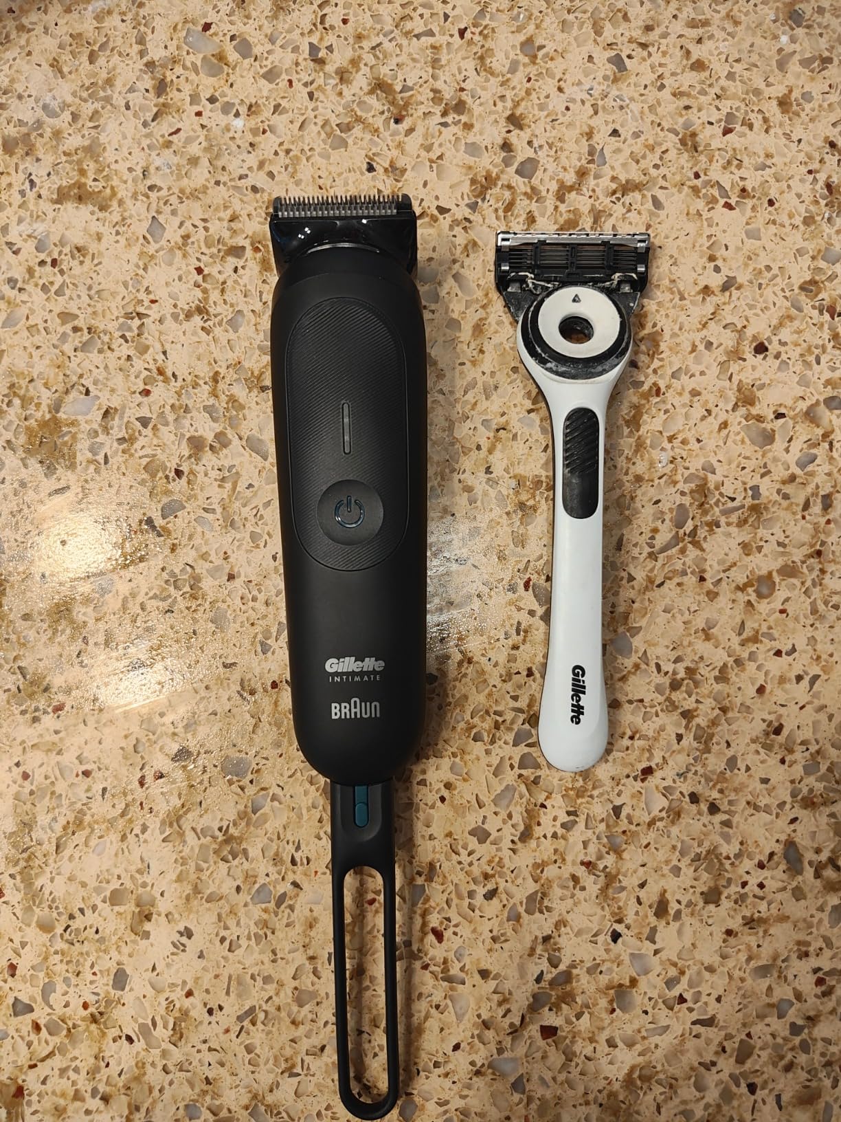 Gillette i7 Intimate Men's Premium Pubic Hair Trimmer, Waterproof LED Body Hair Trimmer for Men, Manscaping Body Groomer customer photo 1