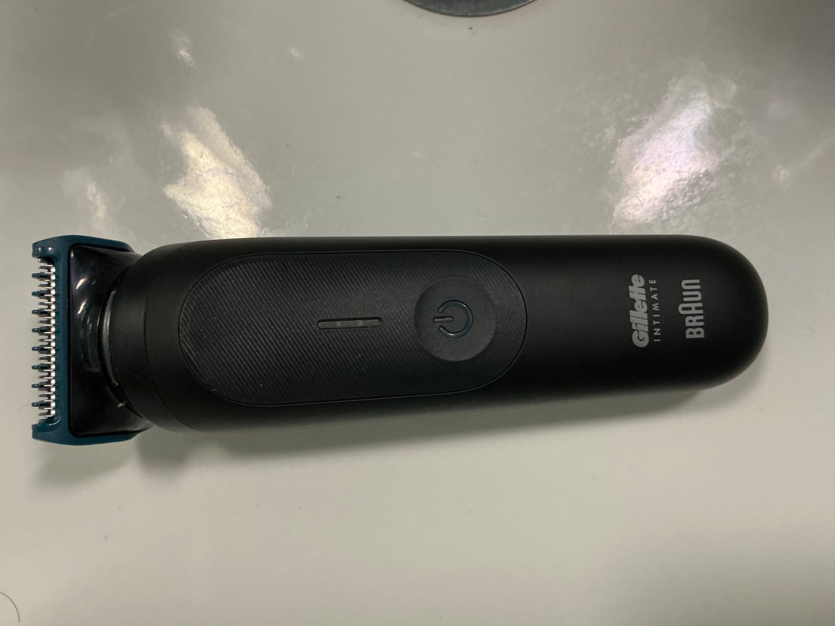 Gillette i7 Intimate Men's Premium Pubic Hair Trimmer, Waterproof LED Body Hair Trimmer for Men, Manscaping Body Groomer customer photo 2