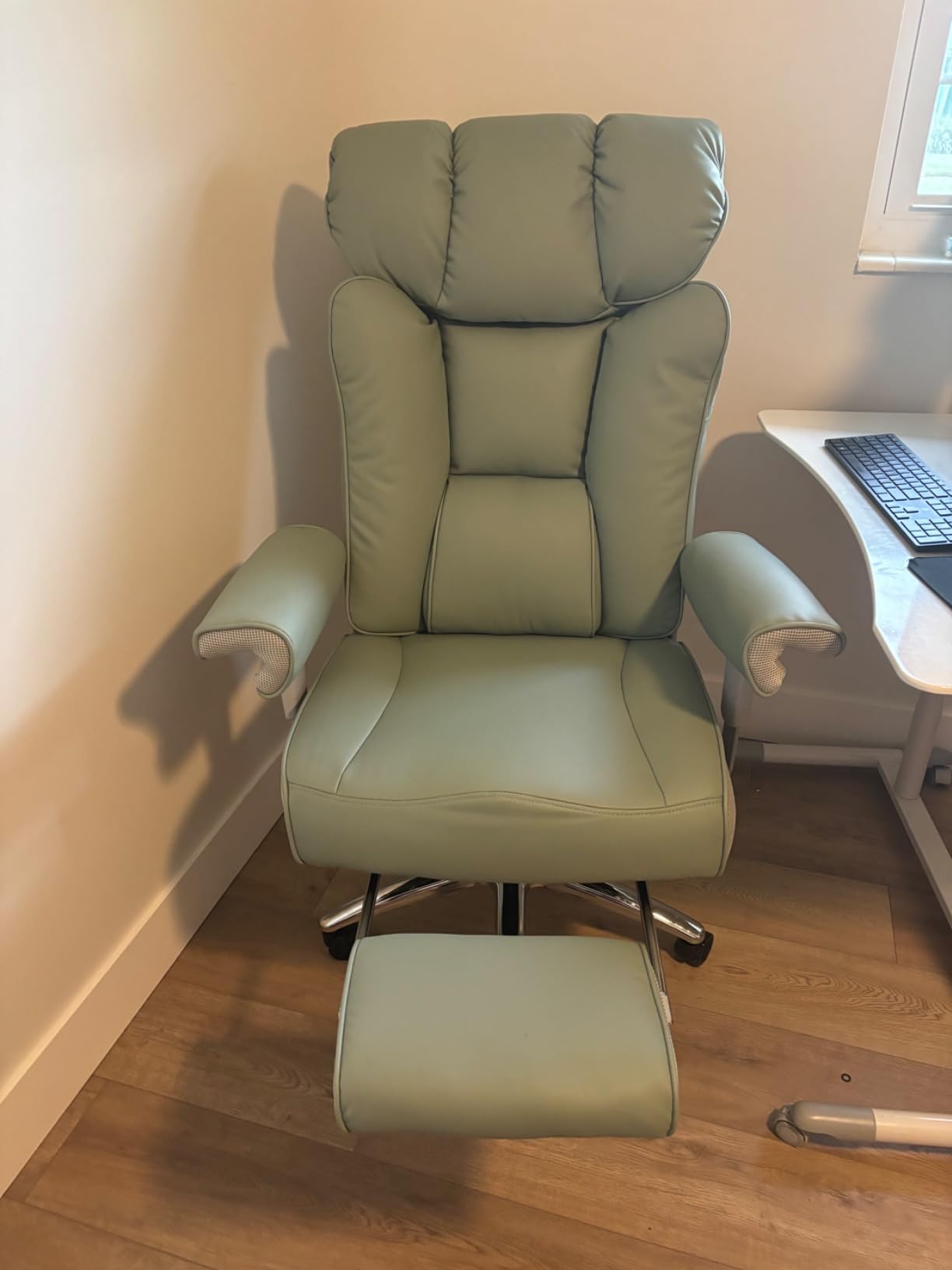 Efomao Big and Tall Office Chair 400lbs - Heavy Duty Executive Desk Chair with Foot Rest & 23