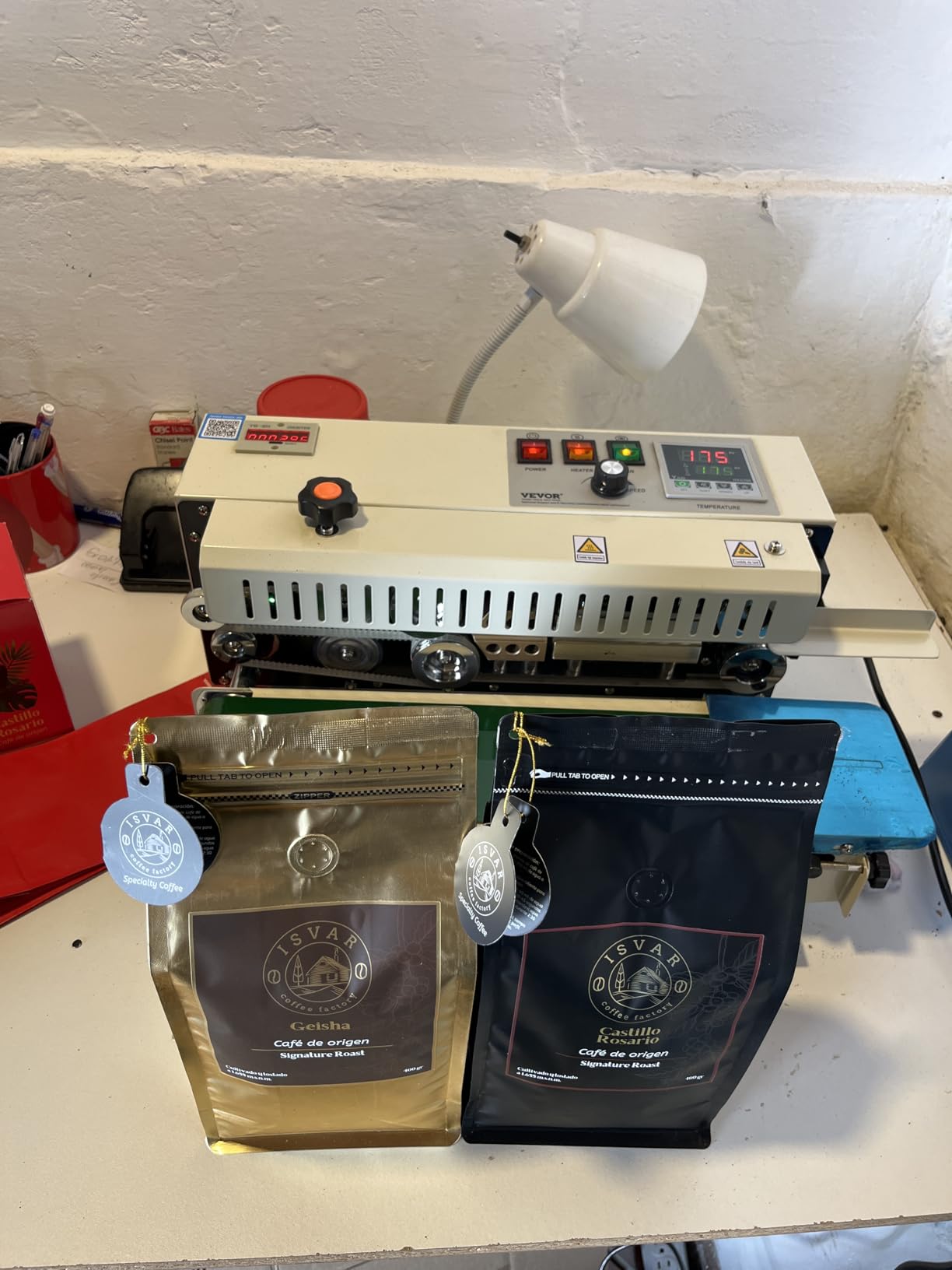 VEVOR Continuous Bag Band Sealing Machine, 0.24-0.47 in/6-12 mm Seal Width, Horizontal Band Sealer Machine with Digital Temperature Control, Carbon Steel Bag Sealer for 0.02-0.8 mm Plastic Bags Films customer photo 1