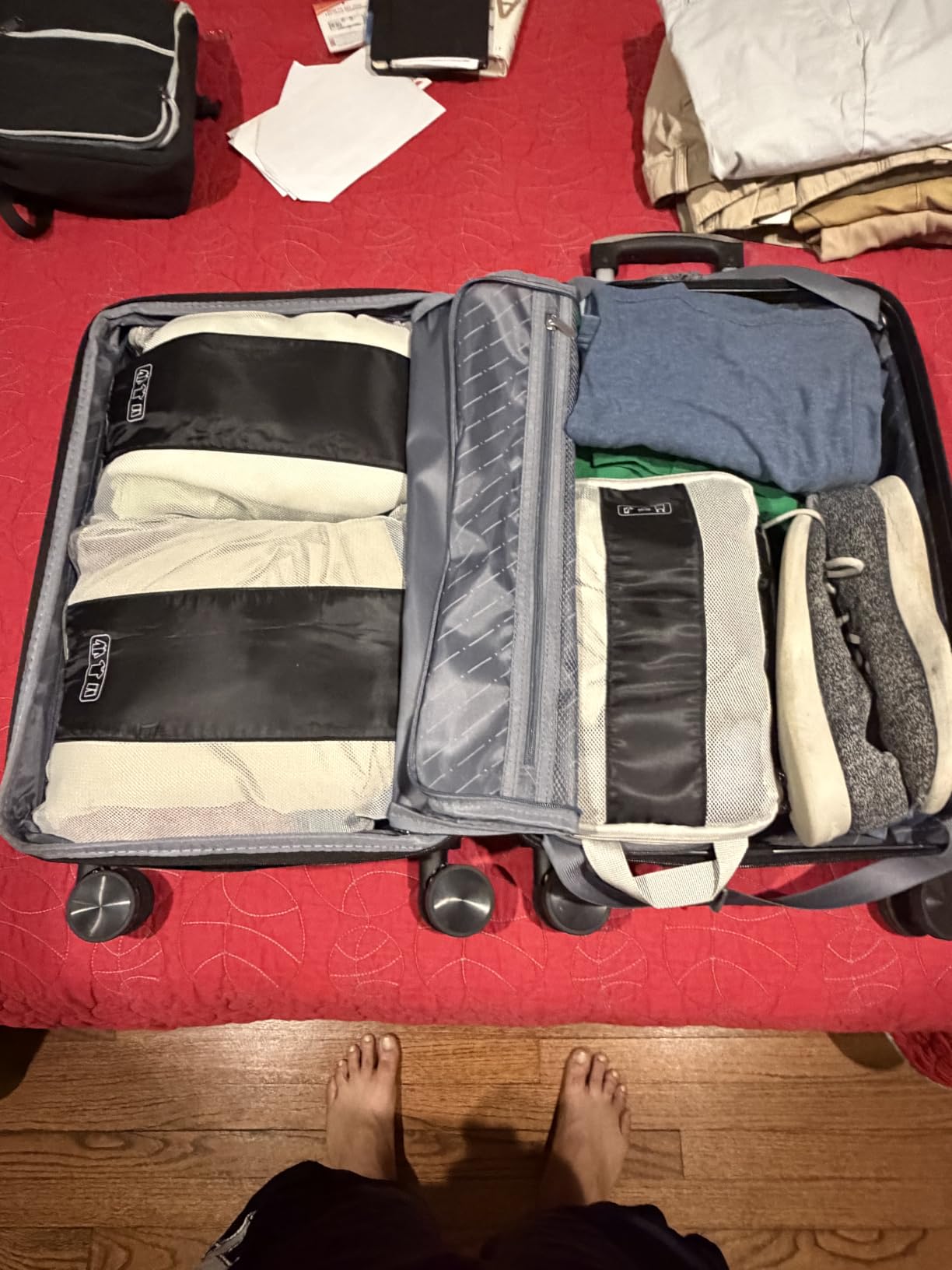 OlarHike 10 Set Compression Packing Cubes for Travel Essentials, Compressible Expandable Space Saver Bags with Over 1000 pcs Mesh Holes (Black) customer photo 1