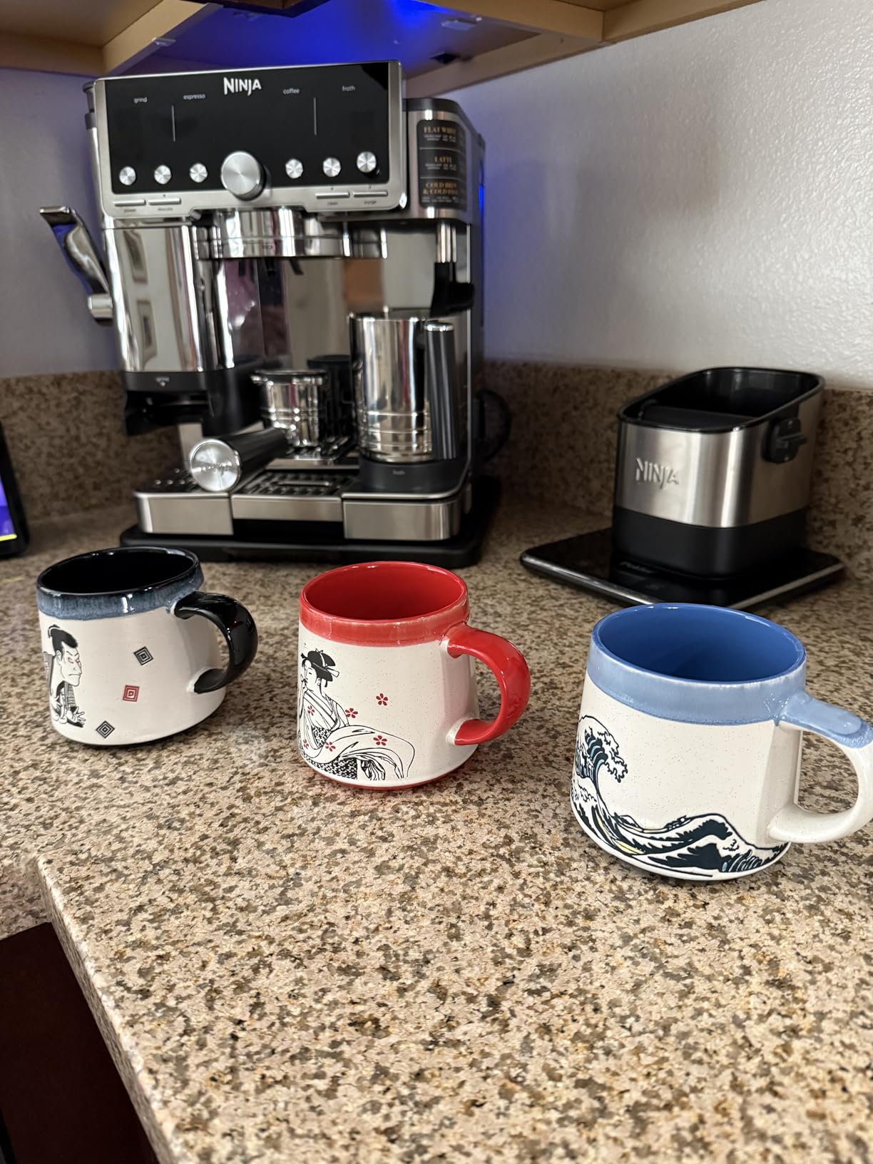 BICETTO Handmade 15oz Japanese Ukiyo-e Large Ceramic Coffee Mug, Artistic Pottery Big Tea Cup for Office & Home, Microwave & Dishwasher Safe (Great Wave) customer photo 2