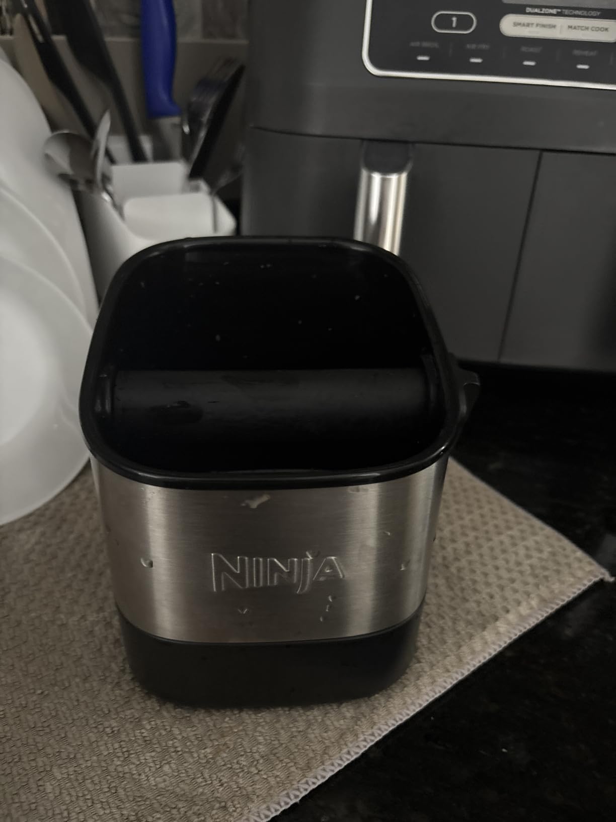 Ninja Luxe Café Knock Box, Holds 10 Double Shot Pucks, XSKKNOCKBOX customer photo 2