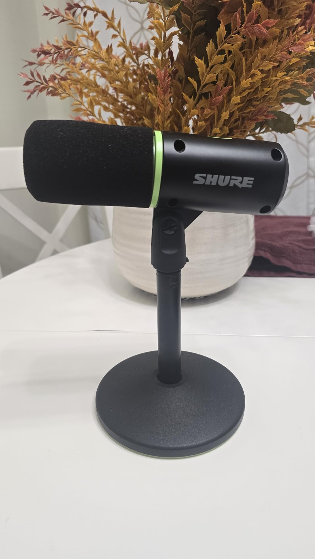 Shure MV6 USB Gaming Microphone for Streaming & Recording | Dynamic USB PC mic with desktop stand, noise cancellation, tap-to-mute and 3.5mm headphone monitoring for gaming customer photo 1
