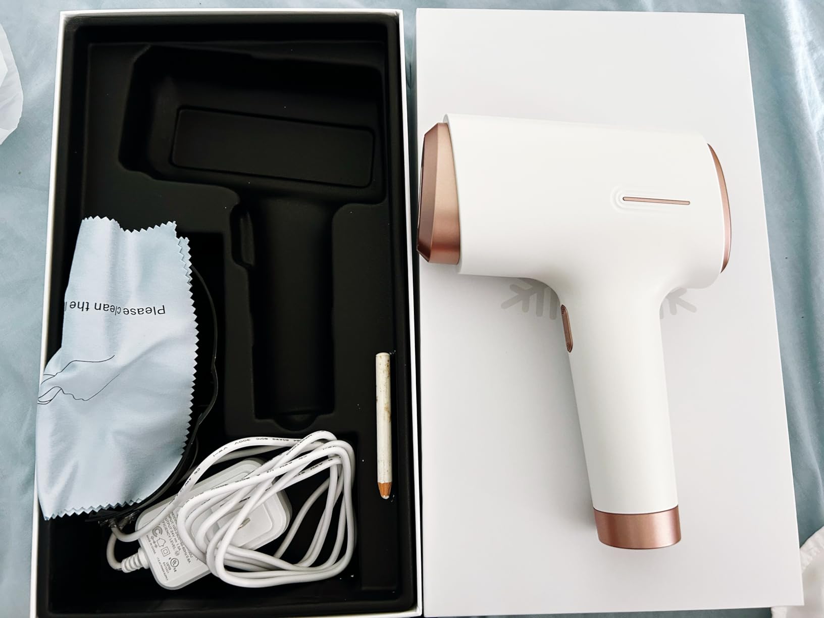 Finequin Laser Hair Removal for Women & Men, 45°F Ice-Cooling Contact, Safe & Virtually Painless Alternative to Salon IPL Hair Removal Device, Long-Lasting Hair Removal from Home, with Razor & Glasses customer photo 1