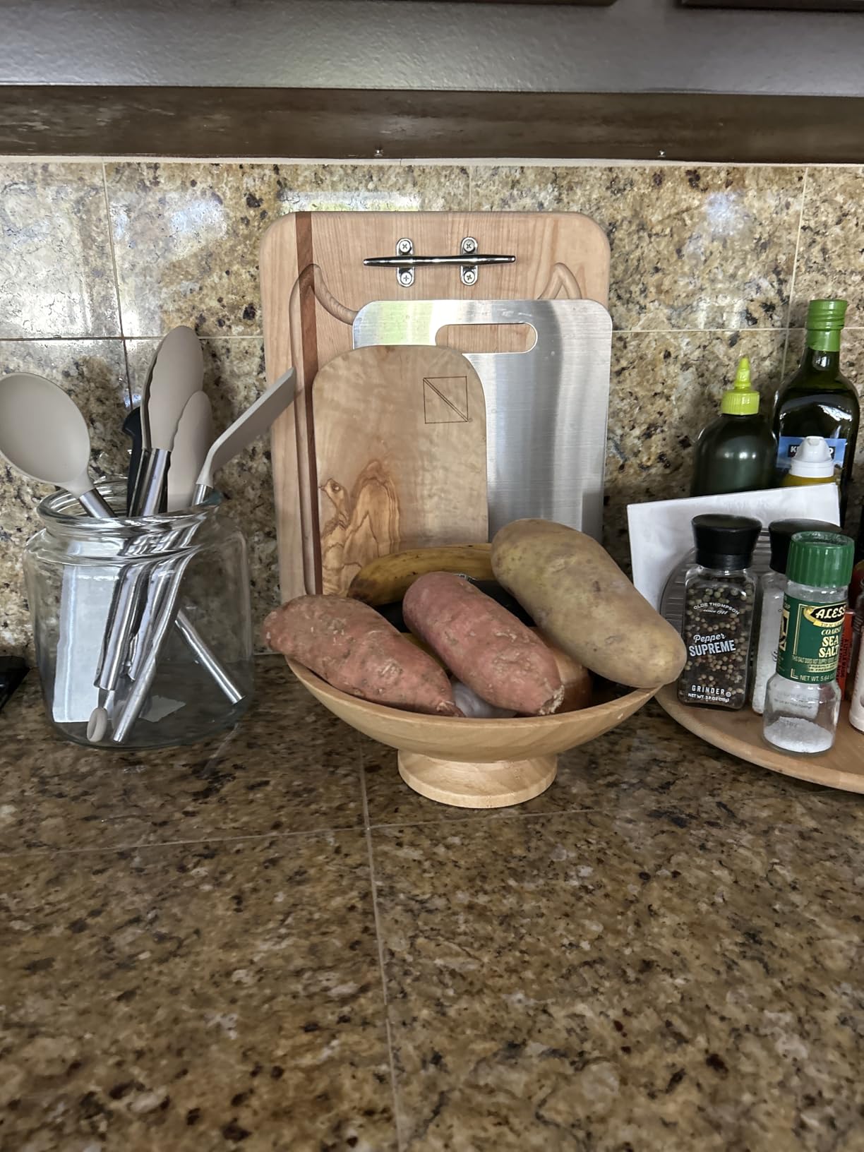 Wooden Fruit Bowl for Kitchen Counter, Bamboo Pedestal Fruit Basket, Vented | Keeps Produce Fresh Longer, Airflow Holes Reduce Trapped Moisture, Anti Slip Base, Holds Bananas and Vegetables, Frutero customer photo 1