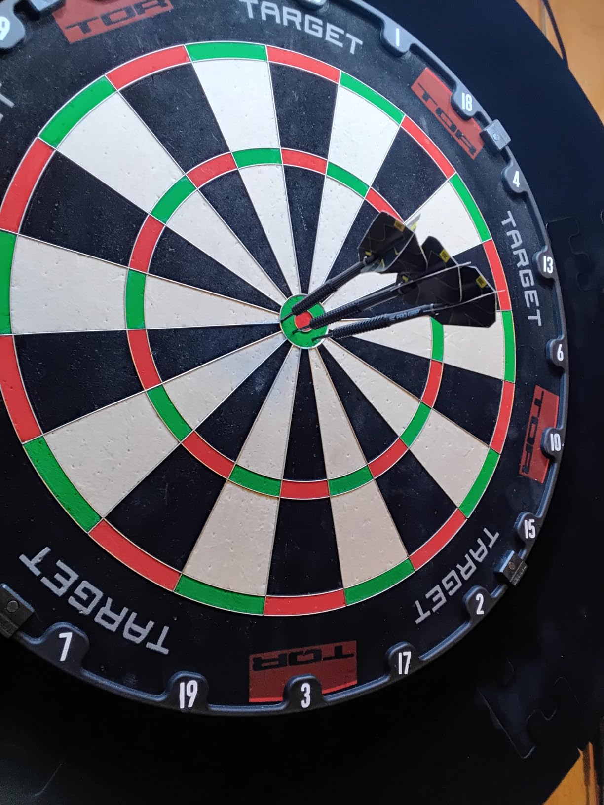 Target Darts TOR Dartboard, Steel Tip Dart Board | Competition Standard Steel Tip Dartboards with Fixing Kit customer photo 1