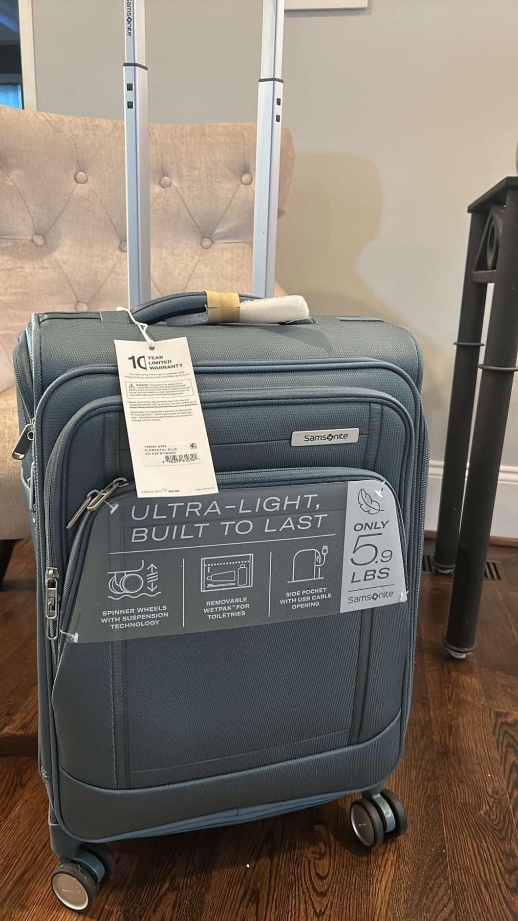 Travelpro UpLIFT Lightweight Softside Carry-On Luggage with Spinner Wheels - Expandable - Airline-Approved, Polyester Soft Suitcase for Ultra Light Travel - Elemental Blue customer photo 2