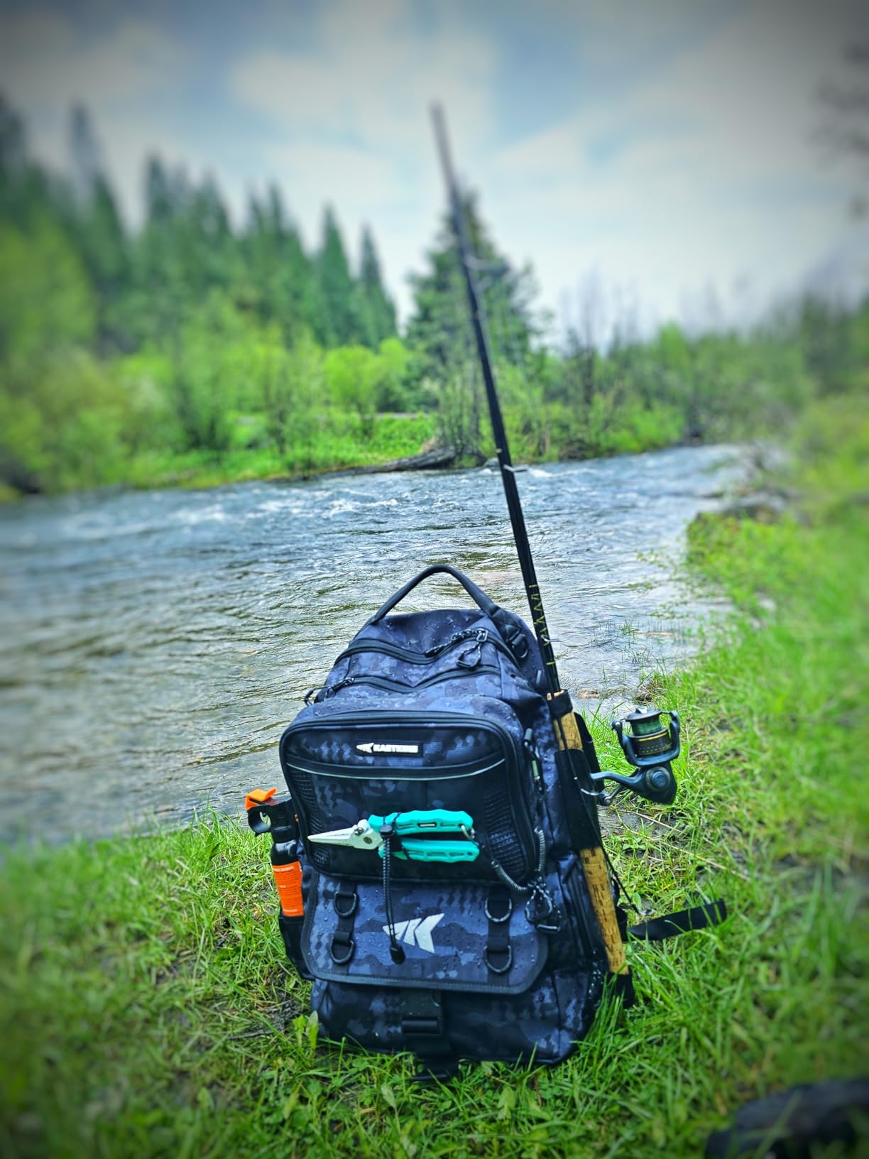 KastKing BaitSpace Fishing Tackle Backpack with Removable Bait Binder, 2 Rod Holders Storage Fishing Gear and Equipment customer photo 1