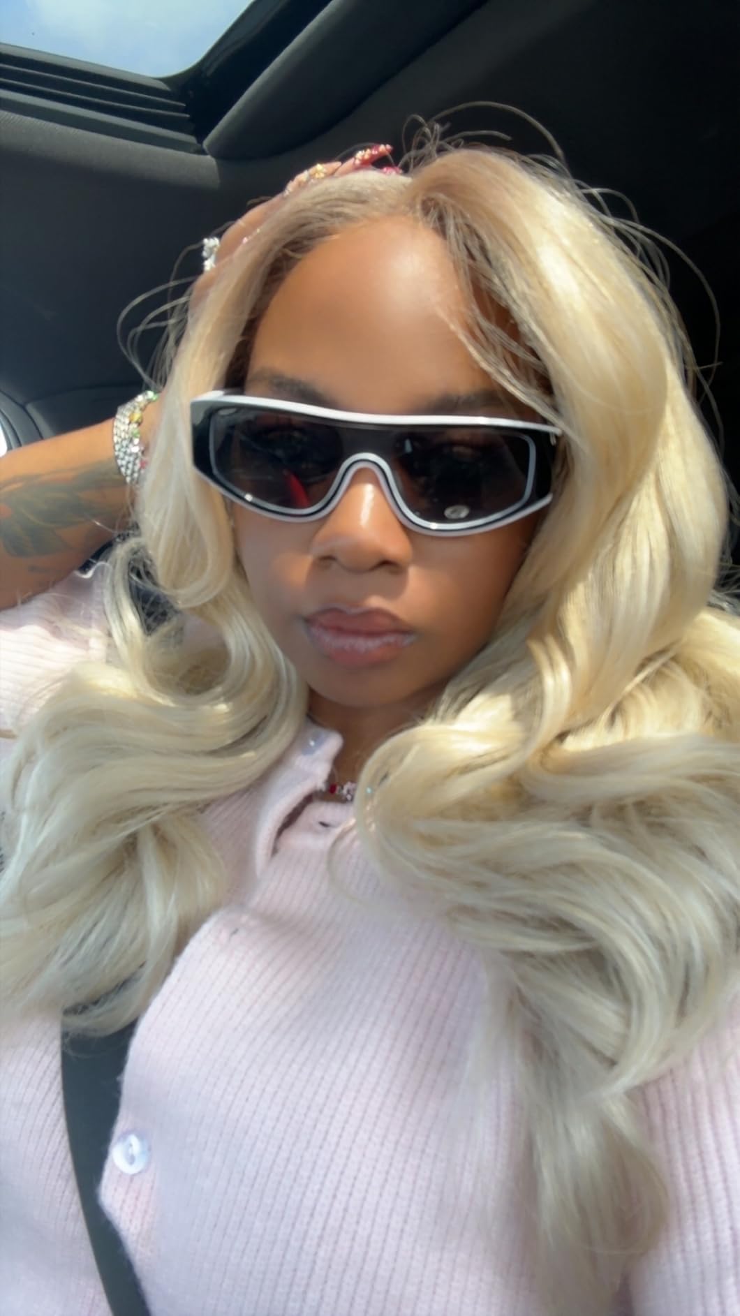 Outre Lace Front Wig - Melted Hairline - Elara (JET BLACK 1) customer photo 2