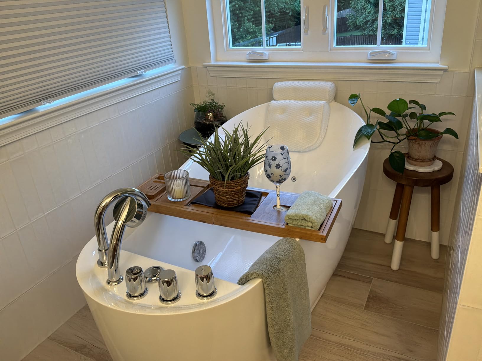 ROYAL CRAFT WOOD Premium Foldable Bathtub Tray Caddy - Wood Bath Tray for Tub, Bamboo Shelf, Expandable Bath Table Trays, Bathtub & Bathroom Accessories for New Home & Mothers, Birthday Gifts for Mom customer photo 2