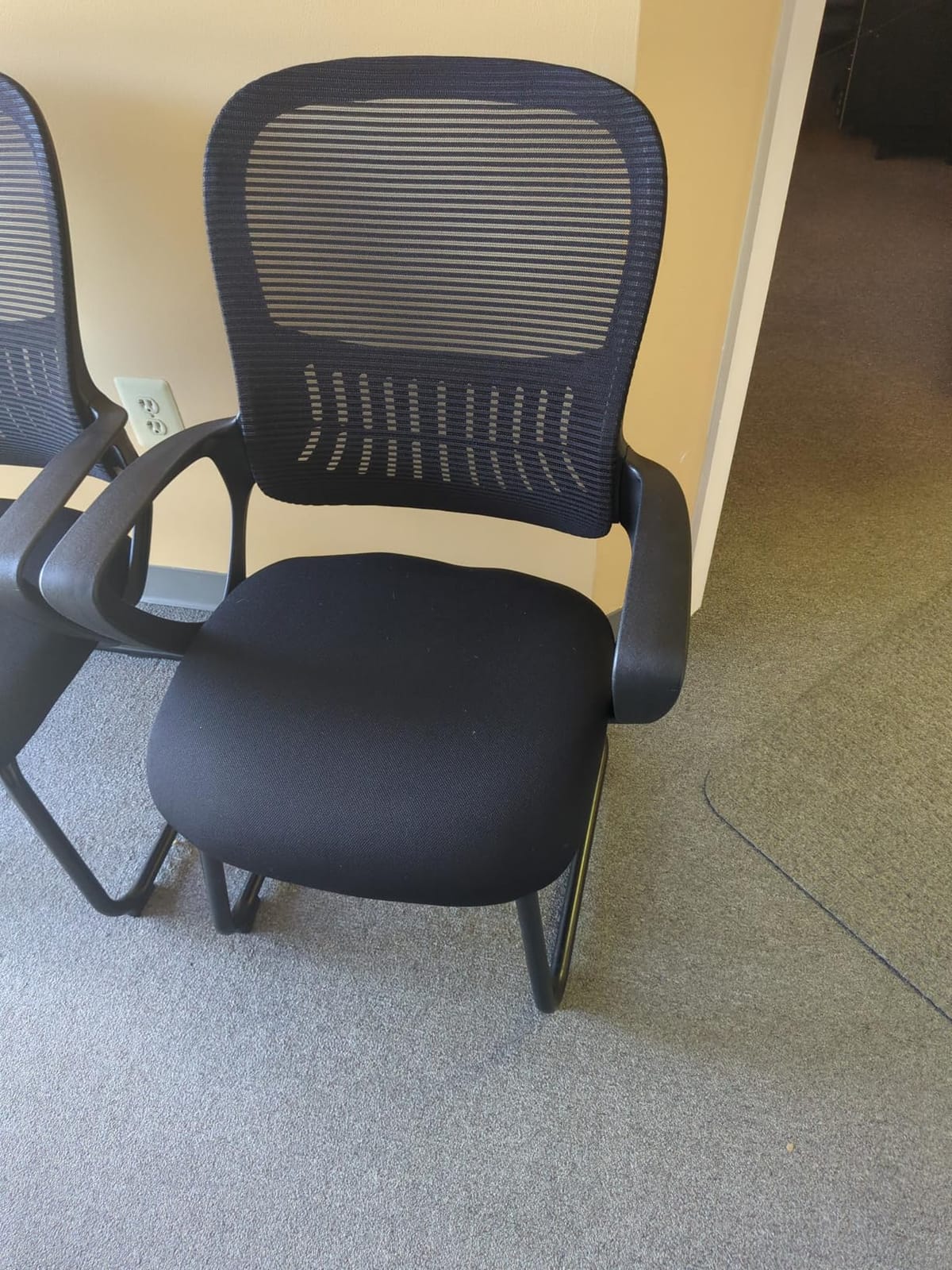 DUMOS Office Desk Chair with Sled Base, Ergonomic Executive Mesh Computer Chairs with Lumbar Support customer photo 2
