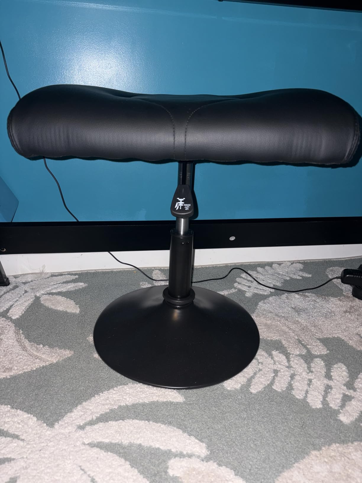 VECELO Foot Rest Under Desk Ottoman, PU Height Adjustable Footrest with Comfort Padding, Leg Rest for Desk for Relieving Leg Pain, Stiffness, and etc, Black customer photo 1