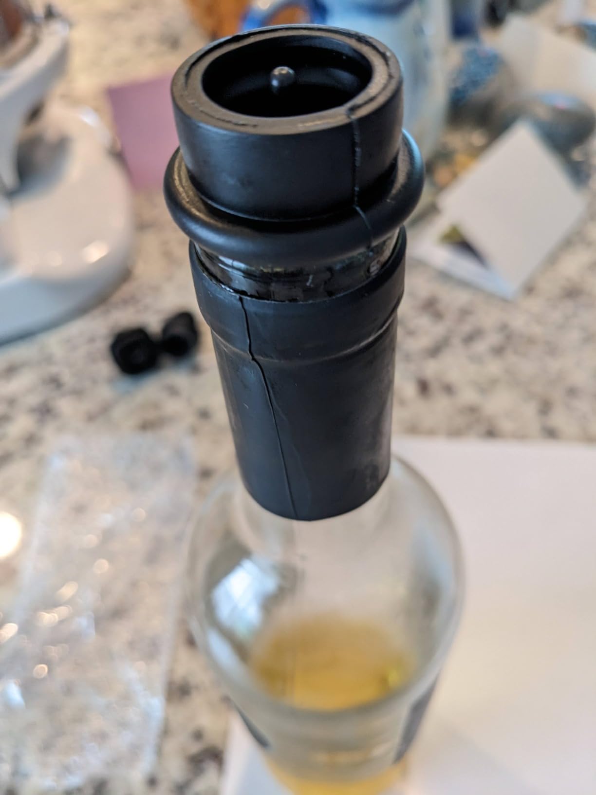 WOTOR Wine Saver Vacuum Pump with 8 Stoppers, Wine Preserver, Black | Reusable Bottle Sealer, Keeps Fresh, Ideal Accessories Gift customer photo 1