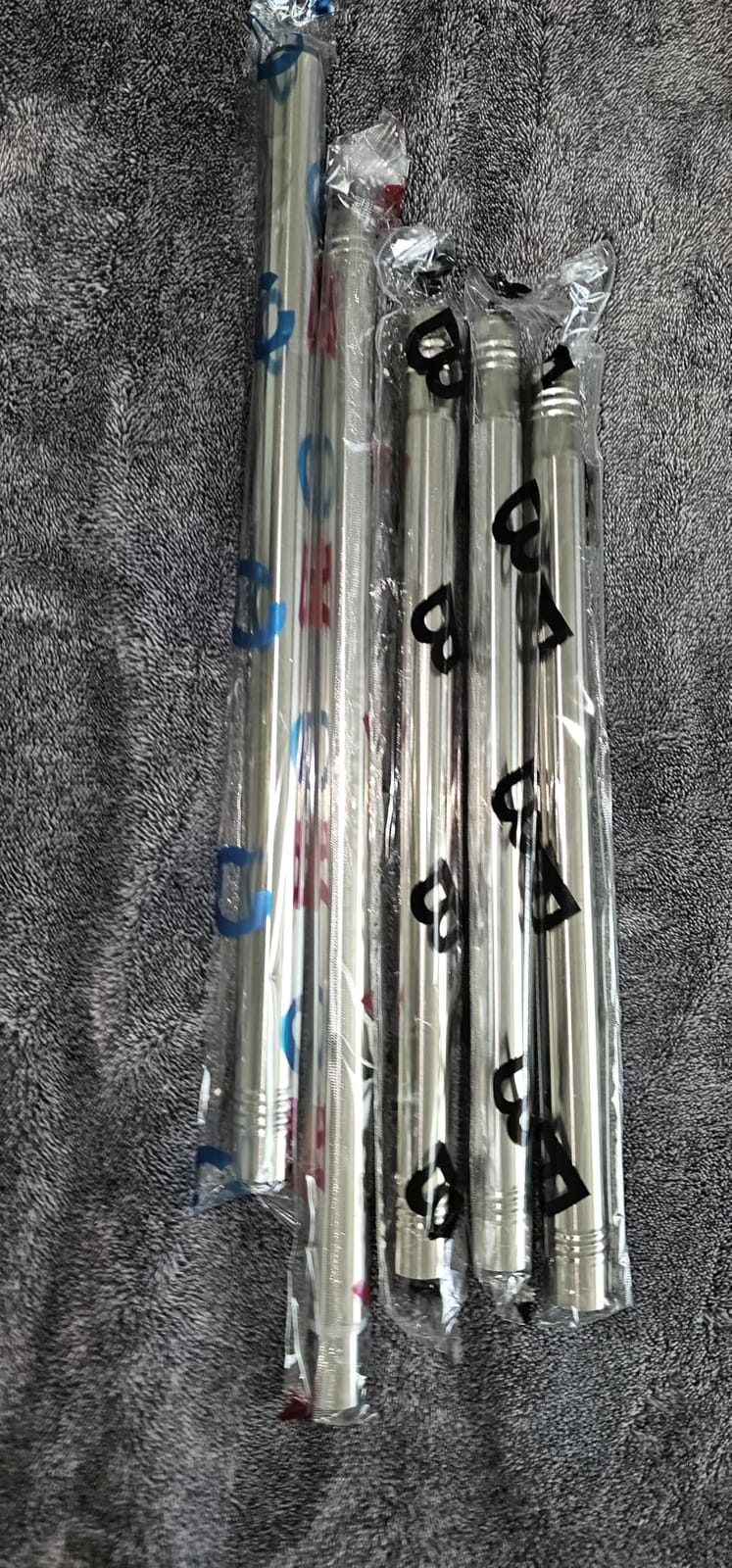 TEECK Shower Curtain Rod, 32-80 inch Adjustable Spring Tension Curtain Rod, Never Rust Anti-Slip Shower Curtain Rod for Bathroom, No Drilling, Never Collapse, Easy to Use, Silver customer photo 1