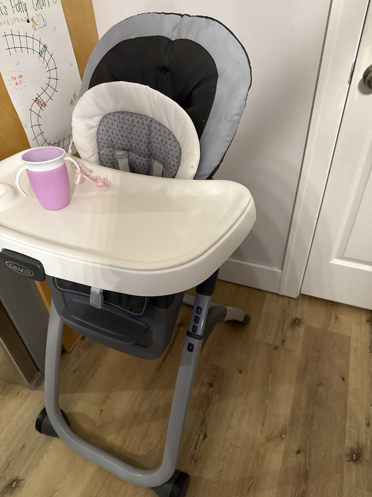 Graco DuoDiner DLX 6-in-1 Convertible High Chair, Infant to Toddler Booster & Youth Stool, Adjustable Height & Recline, Easy Clean Tray Insert, Arlo customer photo 1