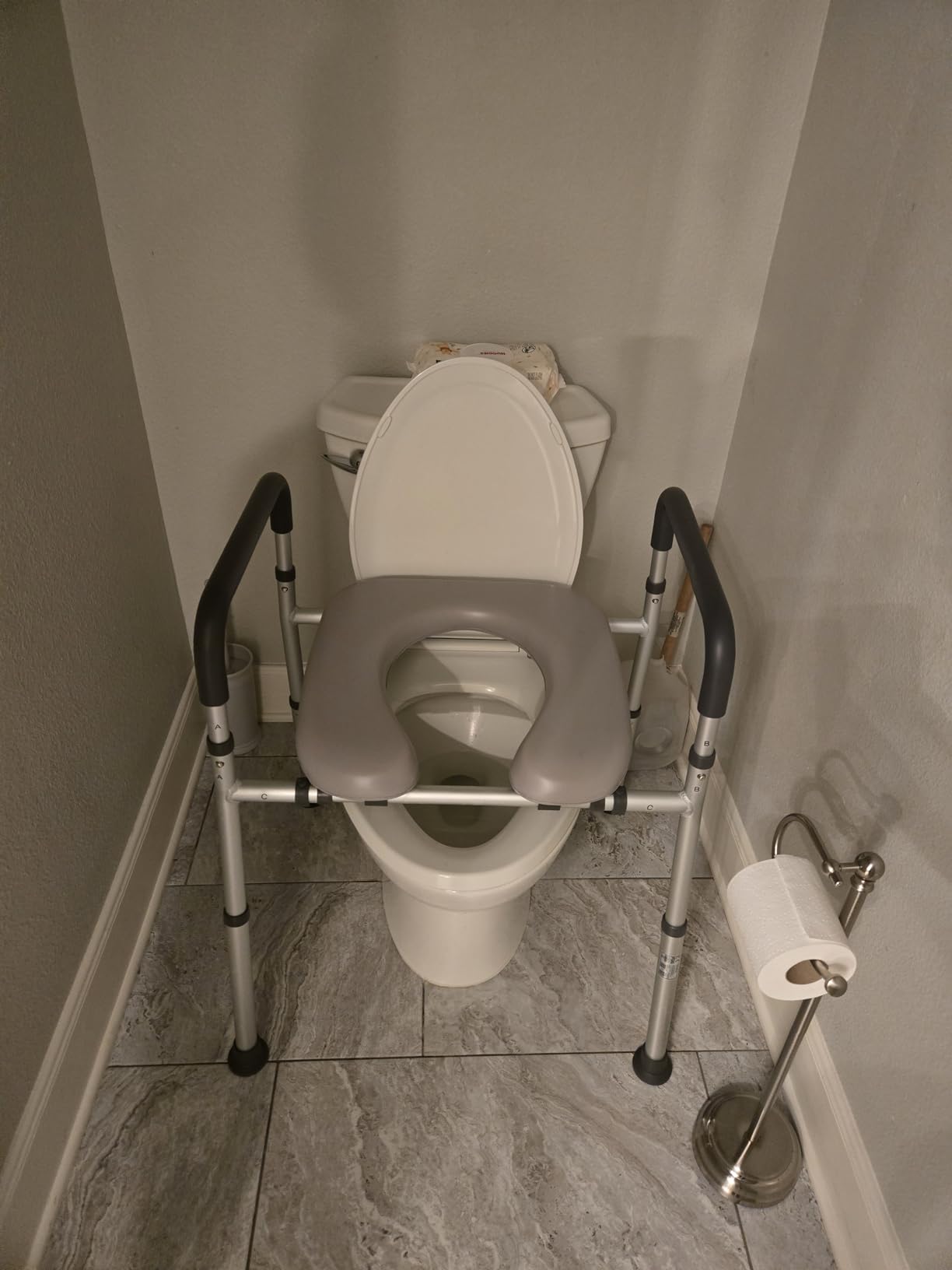 soundfuse Heavy Duty Raised Toilet Seat with Handles for Senior, 400 lbs | Adjustable Height & Width, Aluminum Reinforced Frame, Padded Seat customer photo 2