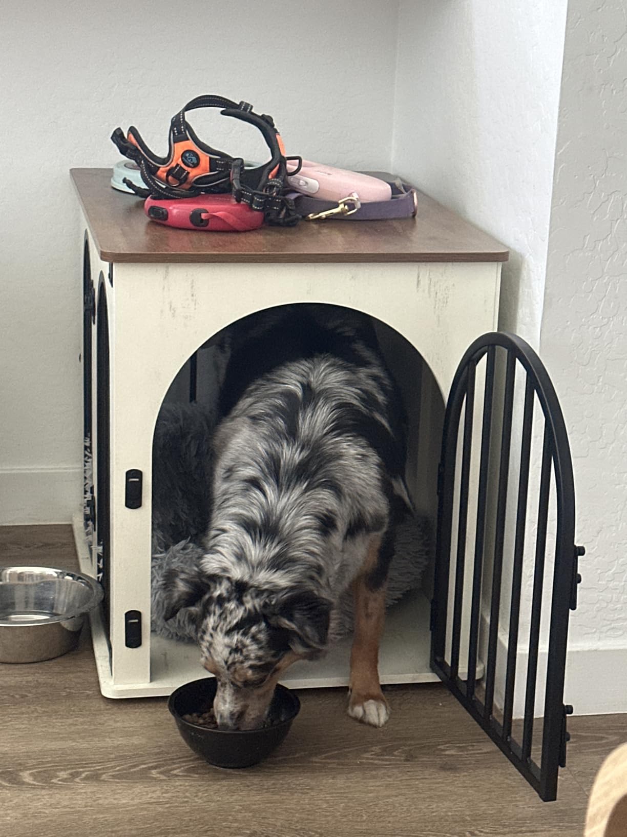 Hzuaneri 31.5'' Dog Crate Furniture, Dog Kennel Indoor for Small/Medium Dogs, Wooden Dog Cage Heavy Duty Dog Crate Decorative Pet House End Side Table TV Stand, White Brown customer photo 1