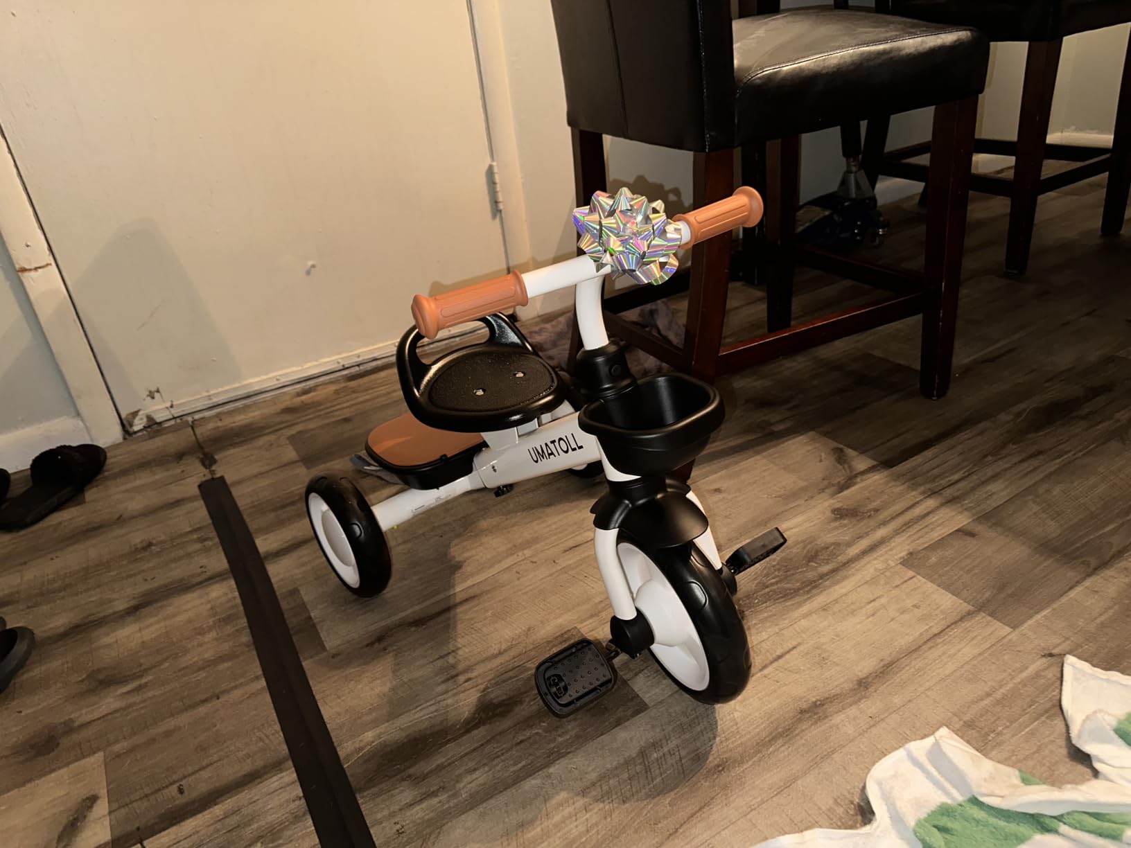 Umatoll Tricycle for Toddlers 2-5 Year Old, Ajustable Toddler Bike Outdoor Toys, Birthday Gift for Girl Age 2-4, Trike with Light up Wheels customer photo 2