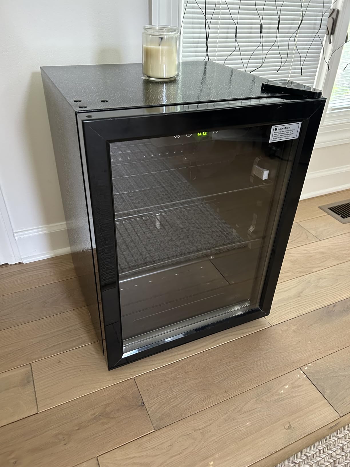 Icyglee 24 Can Mini Fridge, 0.6 Cu.Ft Beverage Refrigerator Cooler, Black customer photo 1