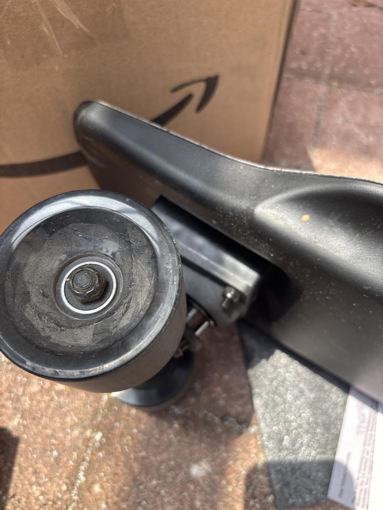 M8 Electric Skateboard with Remote, 15Mph Top Speed,9Miles Range,400 Hub-Motor, Skateboard for Adults &Teens customer photo 1