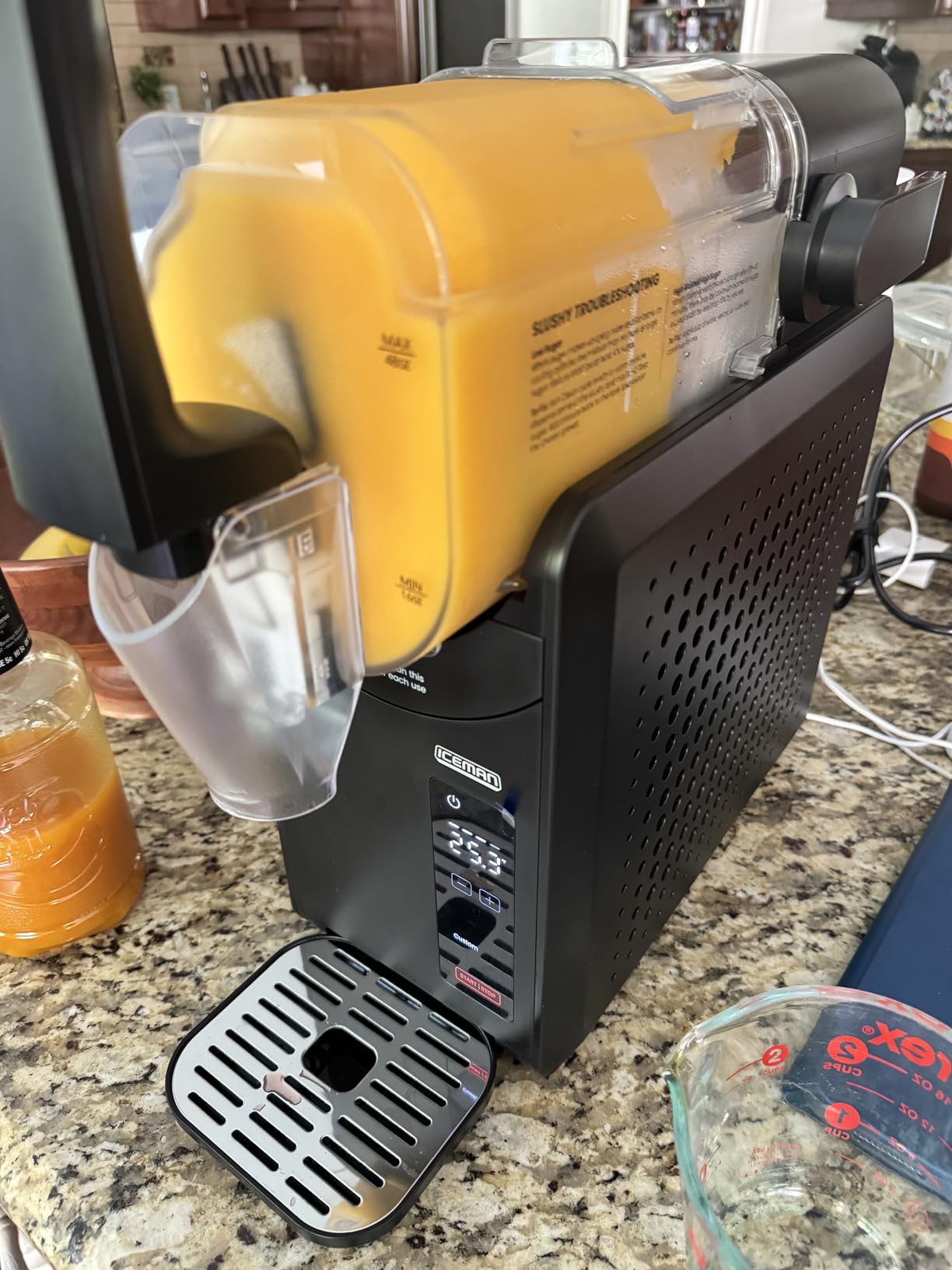 Iceman by Chefman Slush-Ease 68oz Slushie Machine, 48oz Liquid Capacity Frozen Drink Maker & Slushy Machine with 5 Presets and LED Display customer photo 2