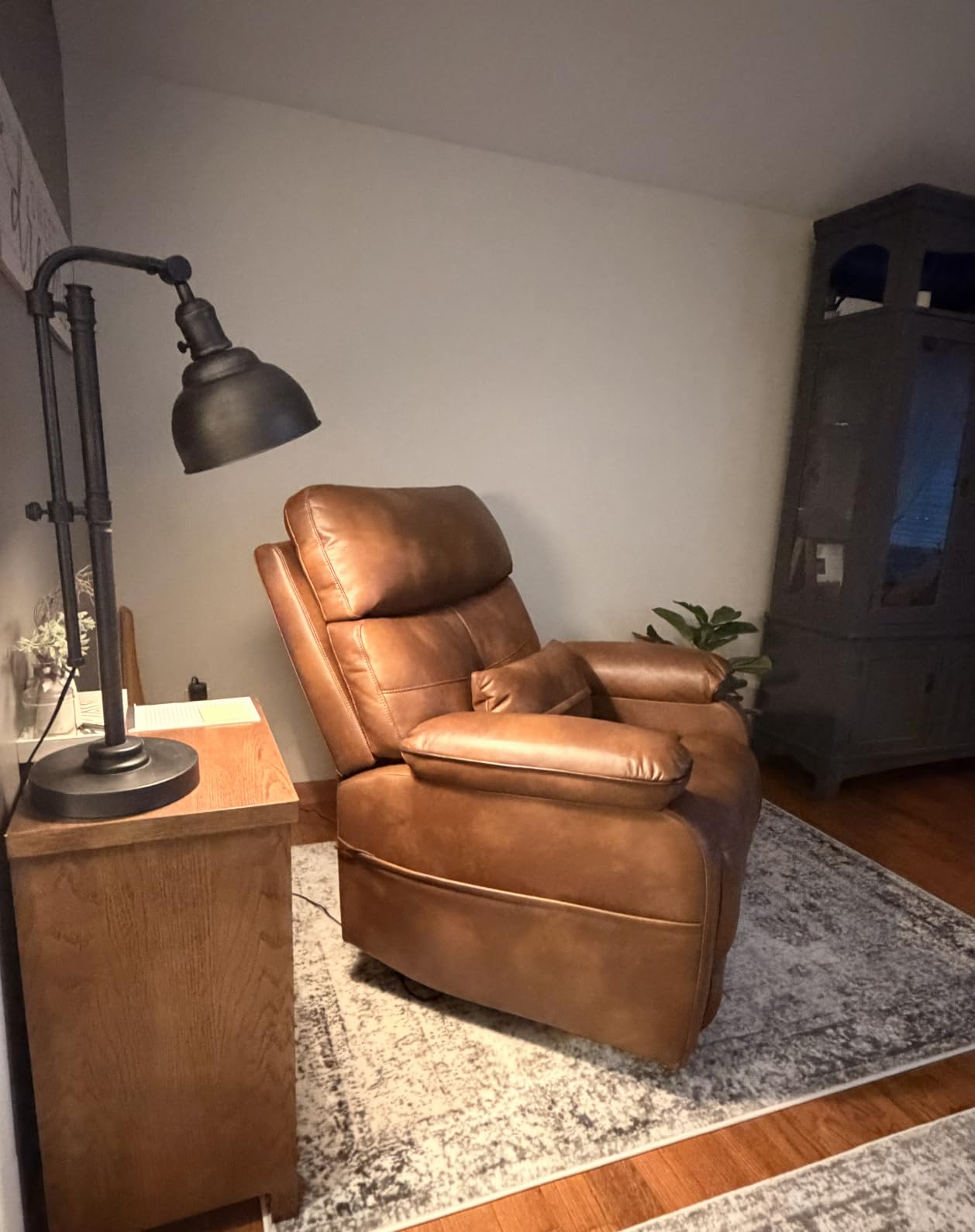 Dual Motor Power Lift Recliner Chair for Adult & Elderly, Leather, Beige | Infinite Position Lay Flat Lift Chair with Heat & Massage, Cup Holder, Lumbar Pillow, Wireless Charger, USB Ports, Leather customer photo 1