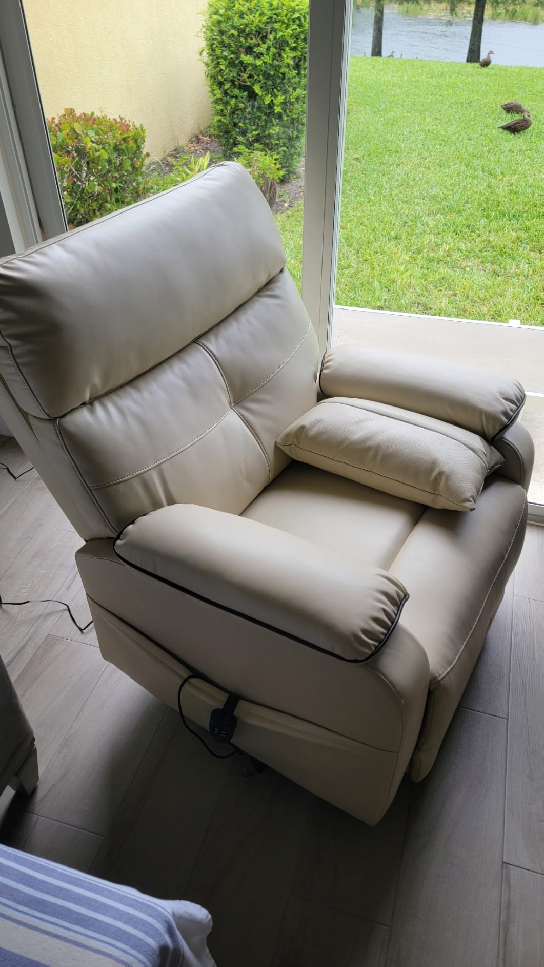 Dual Motor Power Lift Recliner Chair for Adult & Elderly, Leather, Brown | Infinite Position Lay Flat Lift Chair with Heat & Massage, Cup Holder, Lumbar Pillow, Wireless Charger, USB Ports, Leather customer photo 1