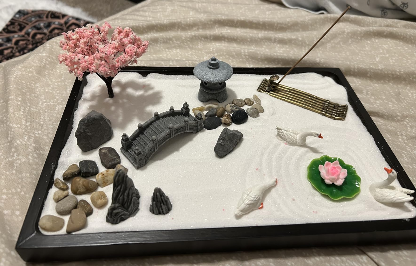 SRAYW Zen Garden Kit for Desk Decor. 11x7.5'' Beautiful Japanese Mini Zen Garden Meditation Gifts Set for Home, Office Desk&Meditation Room. 6 Tools & 18 Accessories. Zen Sand Tray Therapy customer photo 1