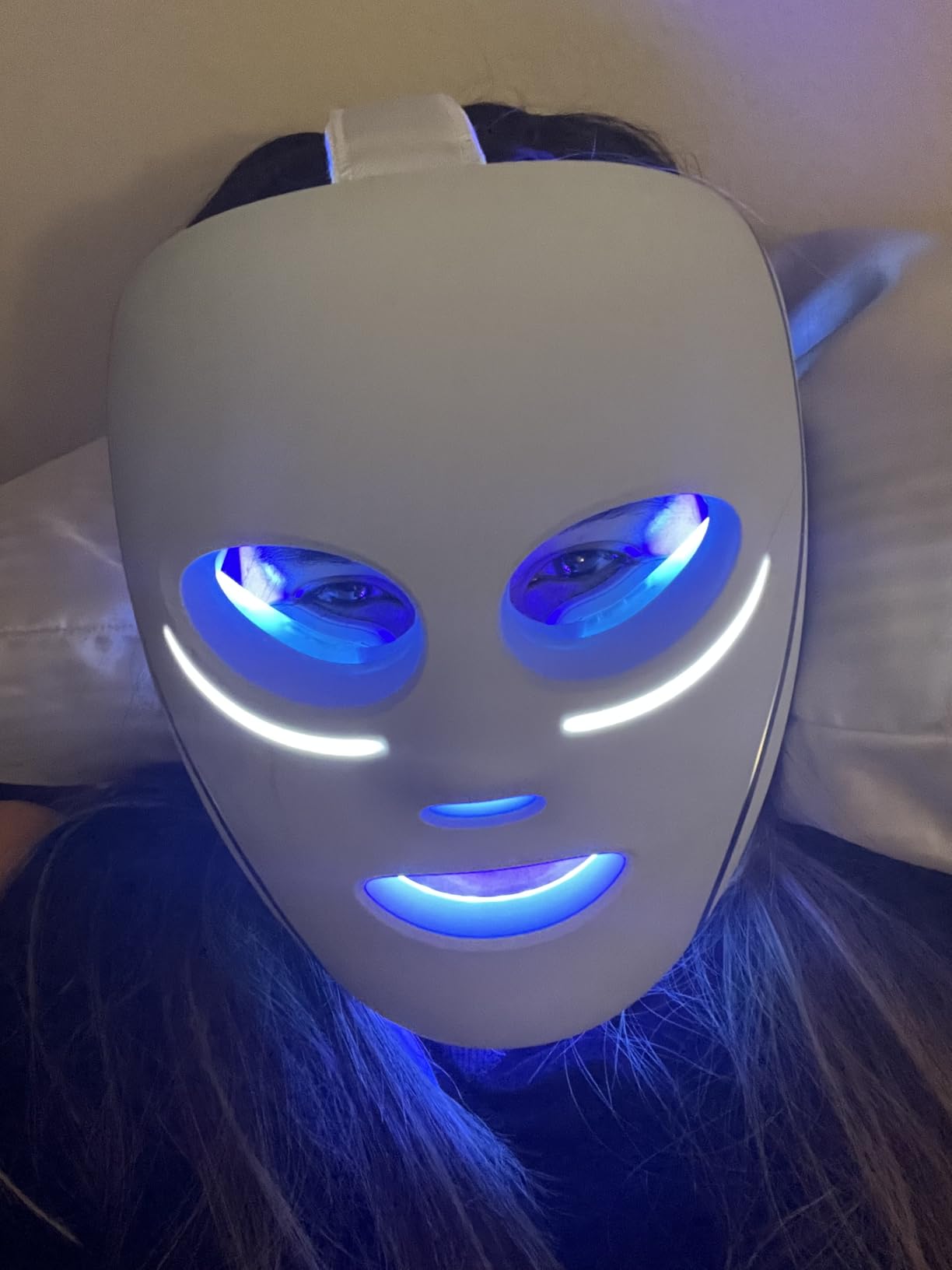 Shark CryoGlow LED Face Mask in Blue Frost, FW312 | #1 Skincare Facial Device in the US, Combining High-Energy LEDs, Deep Infrared & Under-Eye Cooling customer photo 2