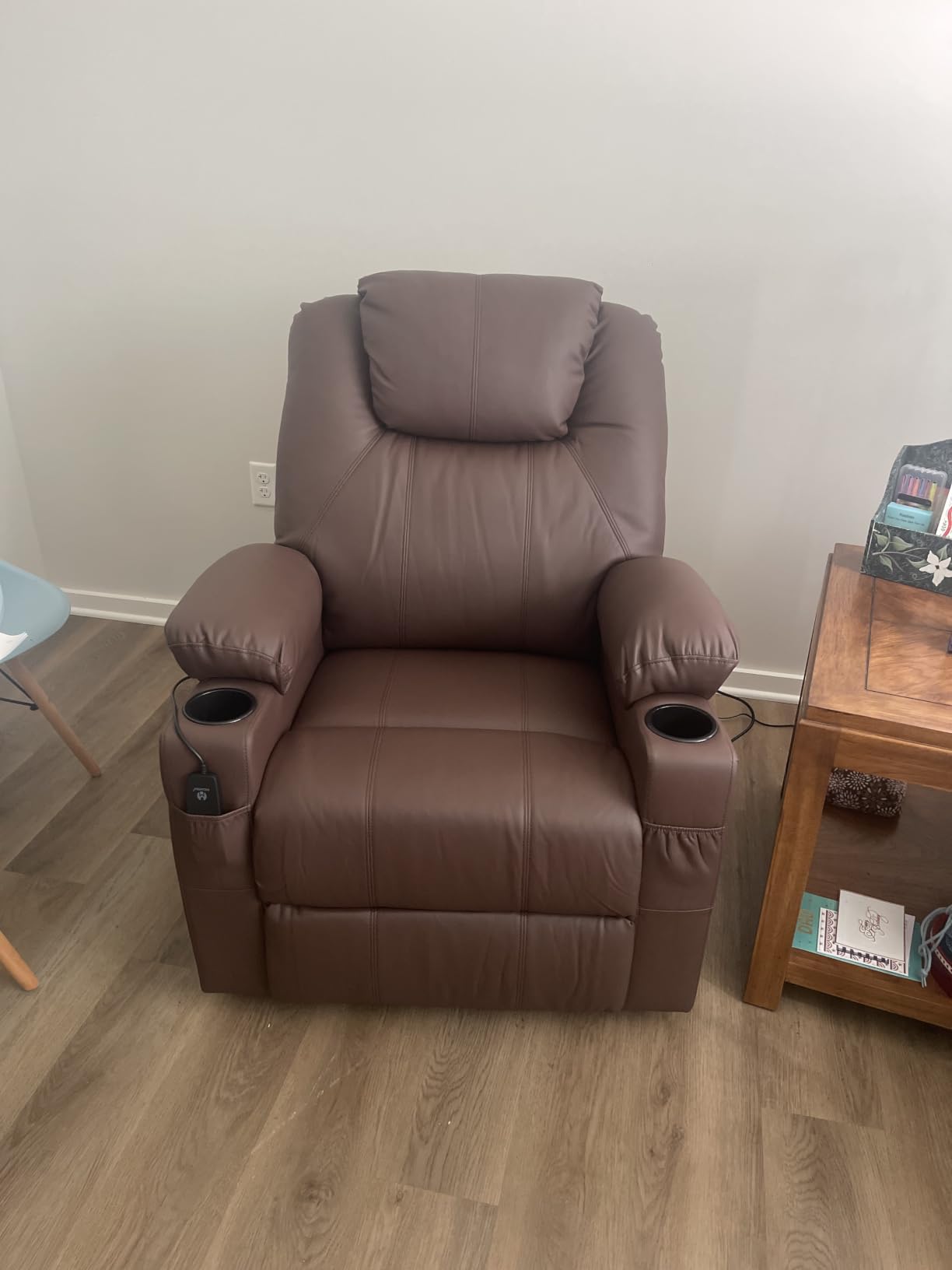 MCombo Oversized Power Lift Recliner Chair for Elderly, Big and Tall R7510 | Wide Seat, Heat and Massage, Breathable Faux Leather, USB&Type C Ports, Cup Holders, FSC&OEKO-TEX Certified customer photo 1