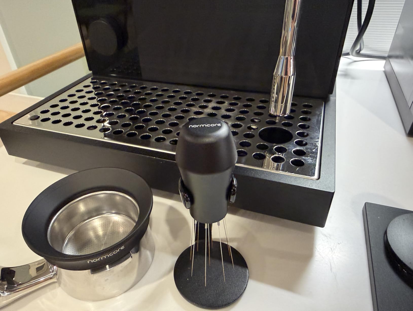 Normcore WDT Distribution Tool with Stand V3, Weiss Distribution Technique, 9 Prong Needle Espresso Stirrer, American Walnut Wood Handle customer photo 1