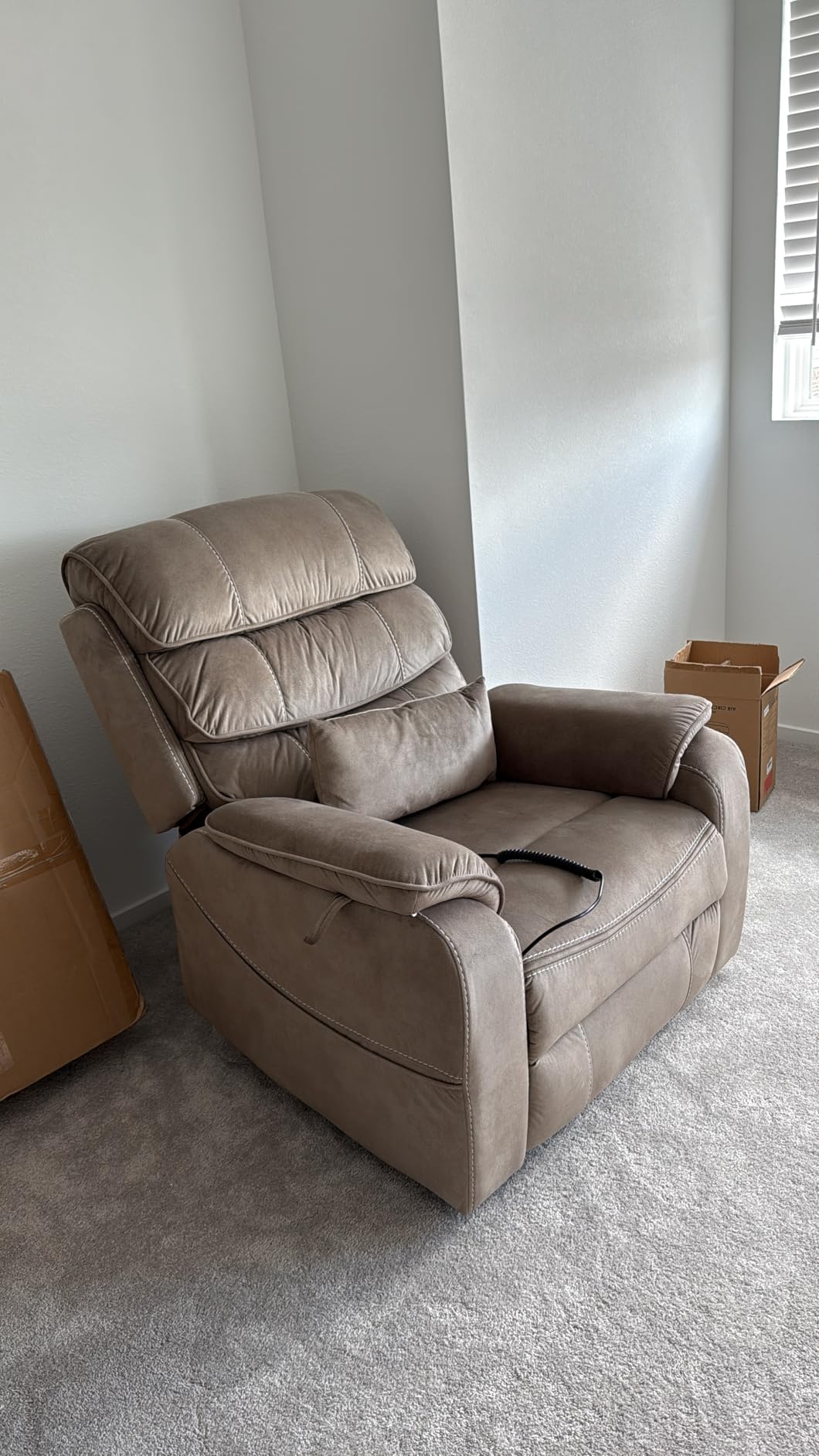 JIKFRIMA Dual Motor Power Lift Recliner Chair for Adults Elderly | Lay Flat Lift Recliners with Heat & Massage, Lumbar Pillow, Cup Holder, Wireless Charger, USB Ports, Velvet Fabric, 400lbs customer photo 2