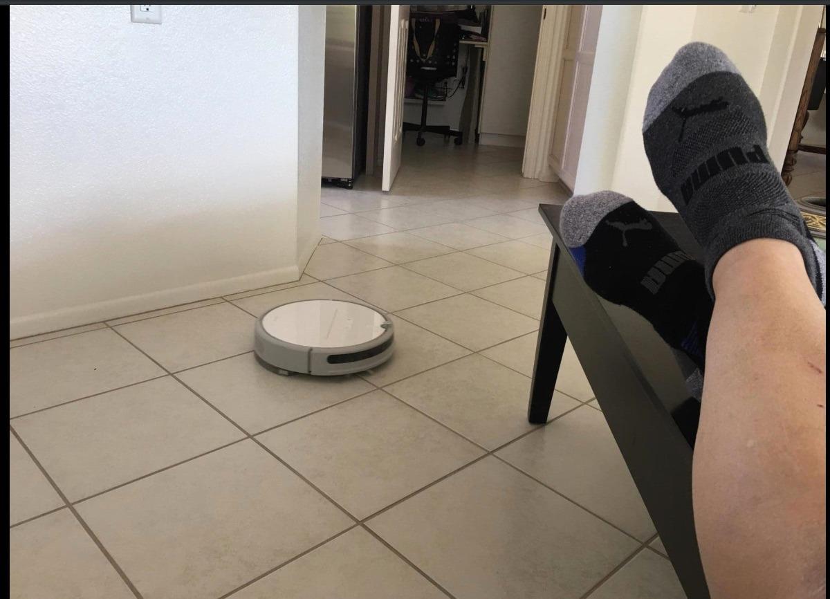 Roborock Q10 S5+ Robot Vacuum and Mop, 10,000Pa Suction, Upgraded from Q8 max+, 70 Days Self-Emptying, Obstacle Avoidance, Sonic Mopping, Dual Anti-Tangle Design, Auto Mop Lifting, Black customer photo 1